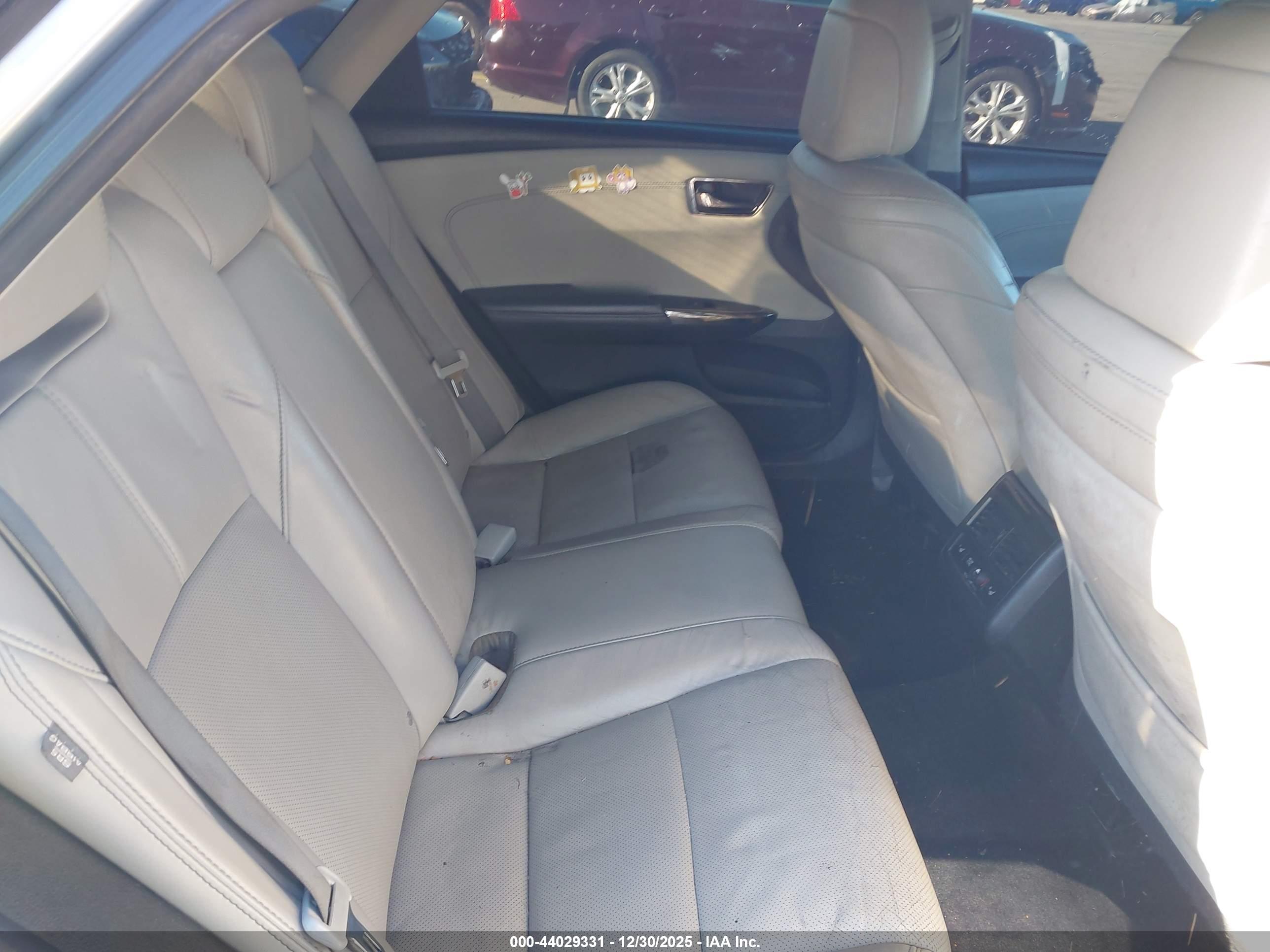 TOYOTA AVALON image 8