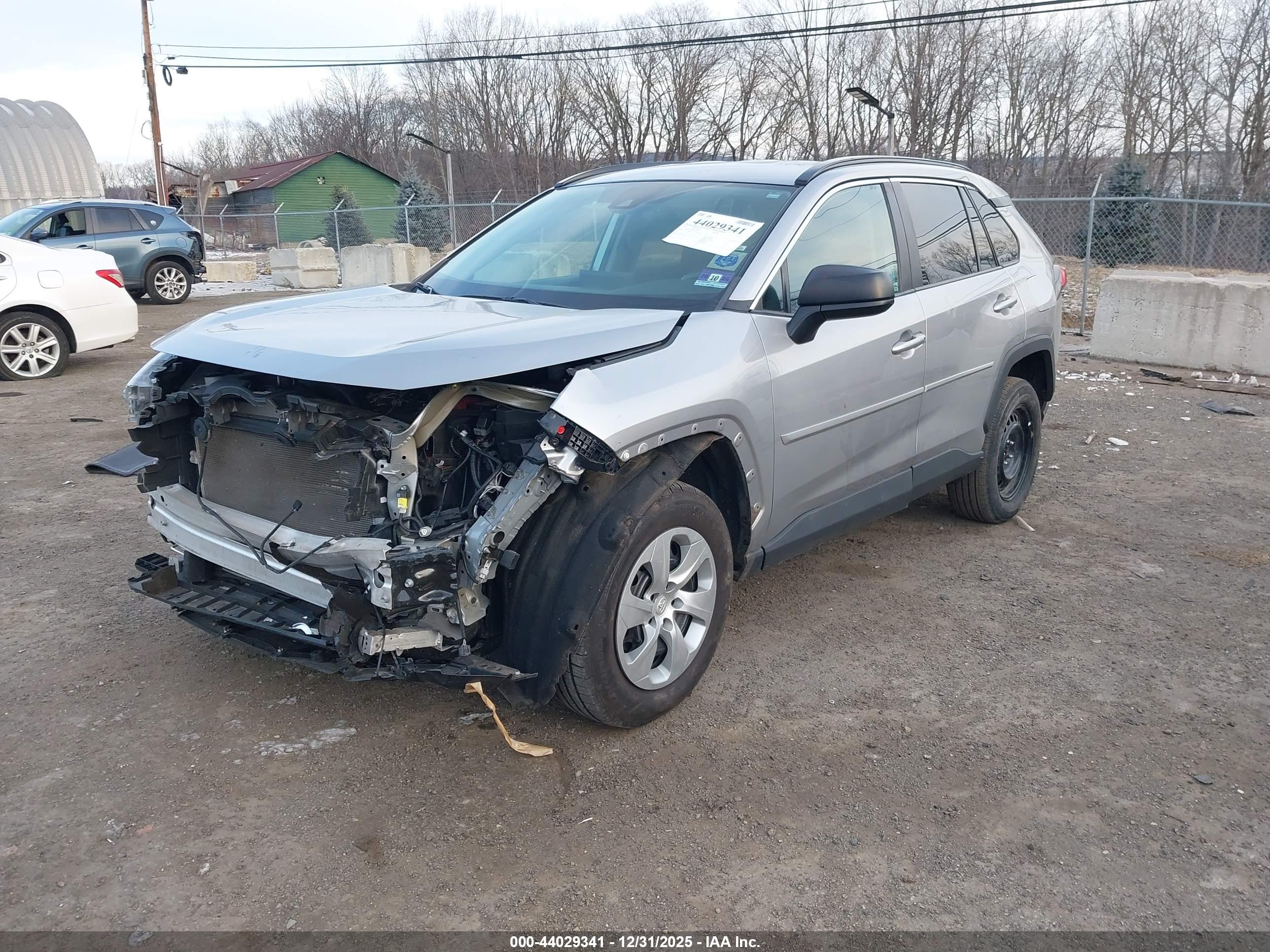 TOYOTA RAV4 image 2