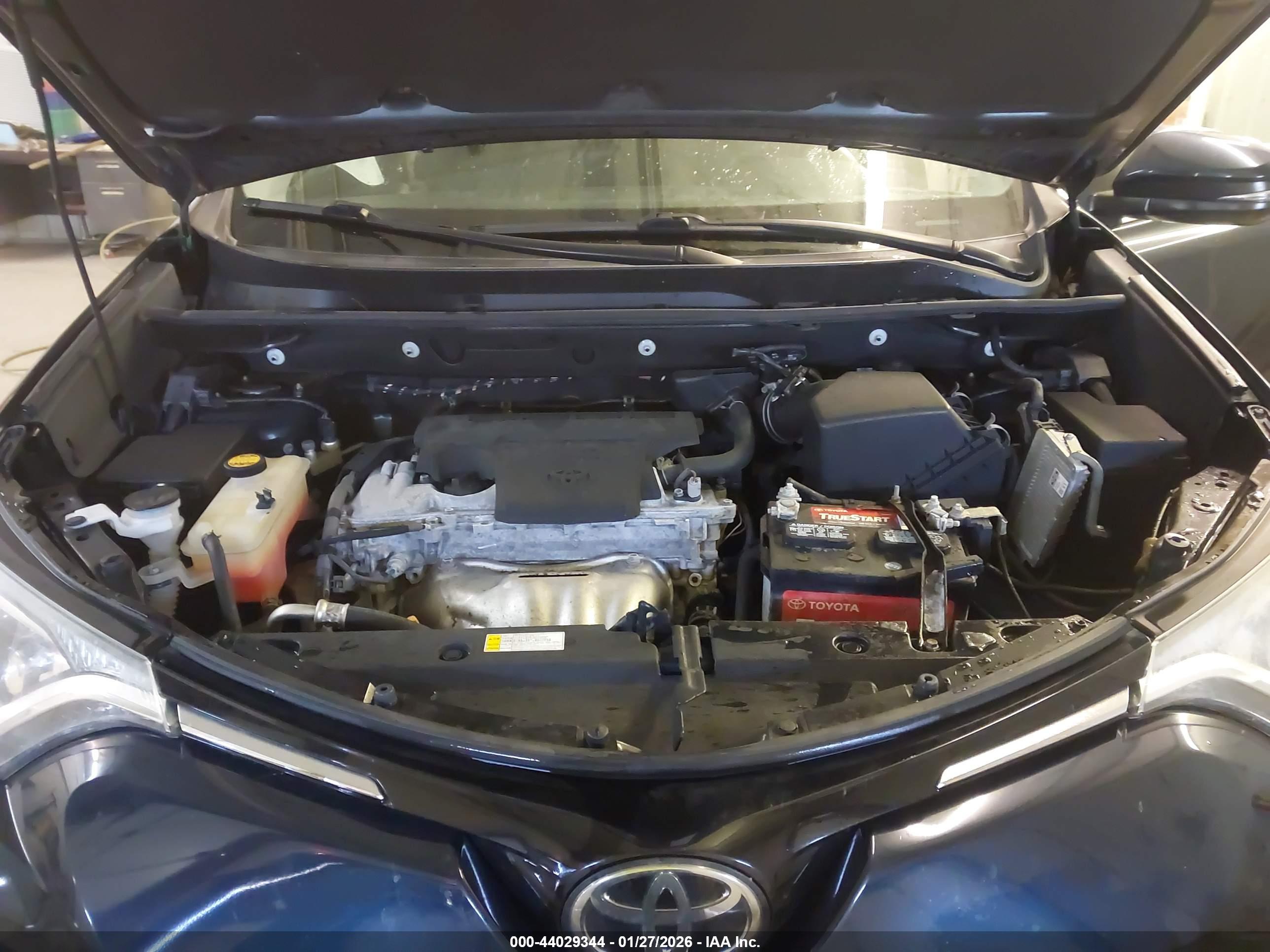 TOYOTA RAV4 image 10