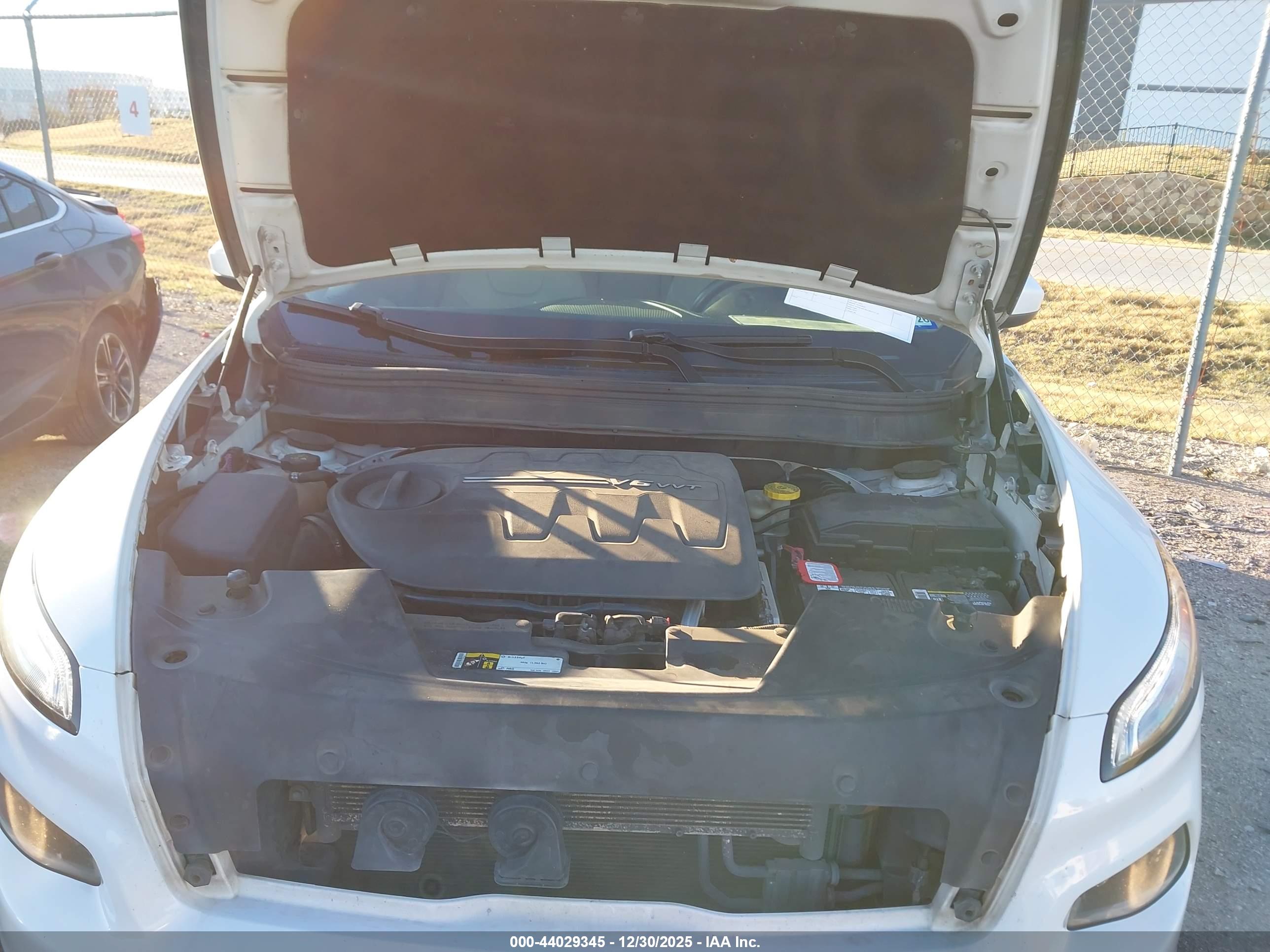 JEEP CHEROKEE image 10