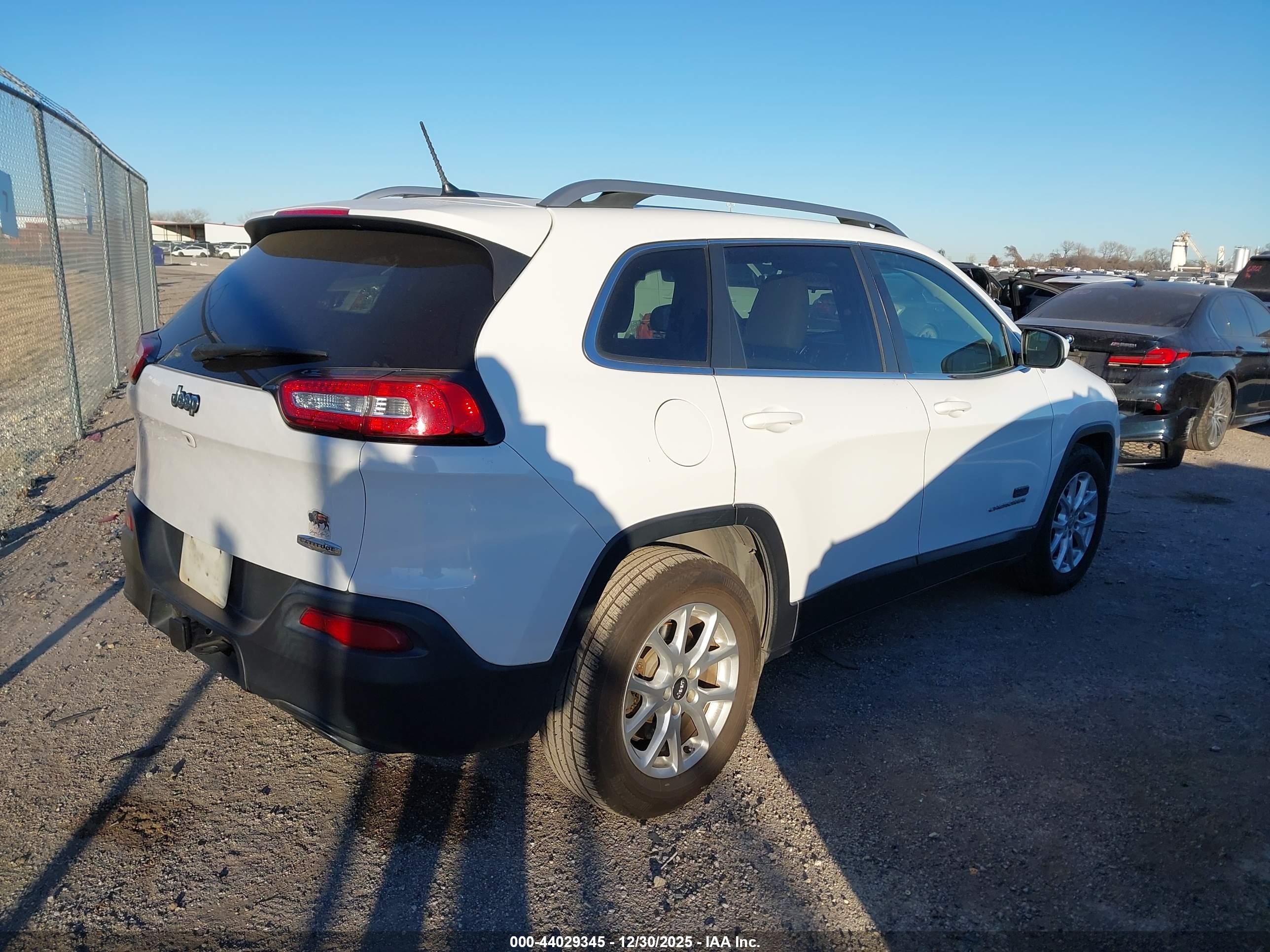 JEEP CHEROKEE image 4