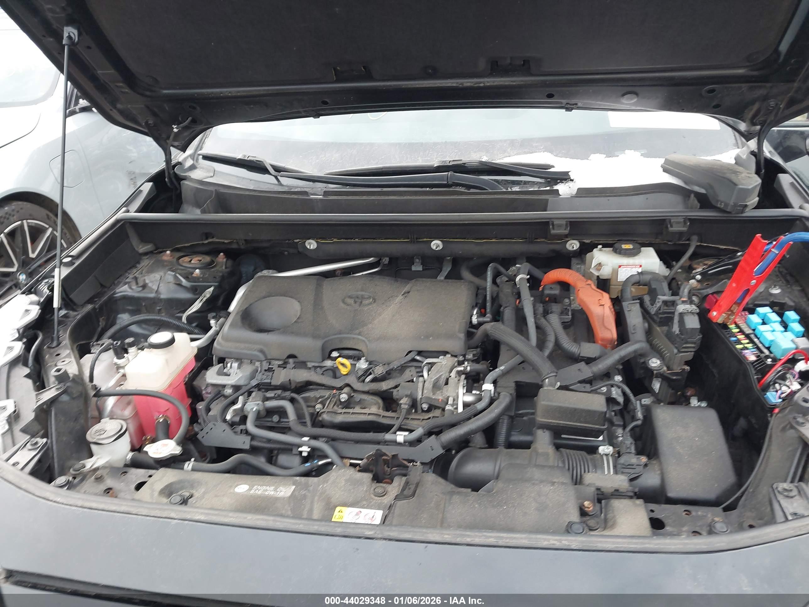 TOYOTA RAV4 image 10