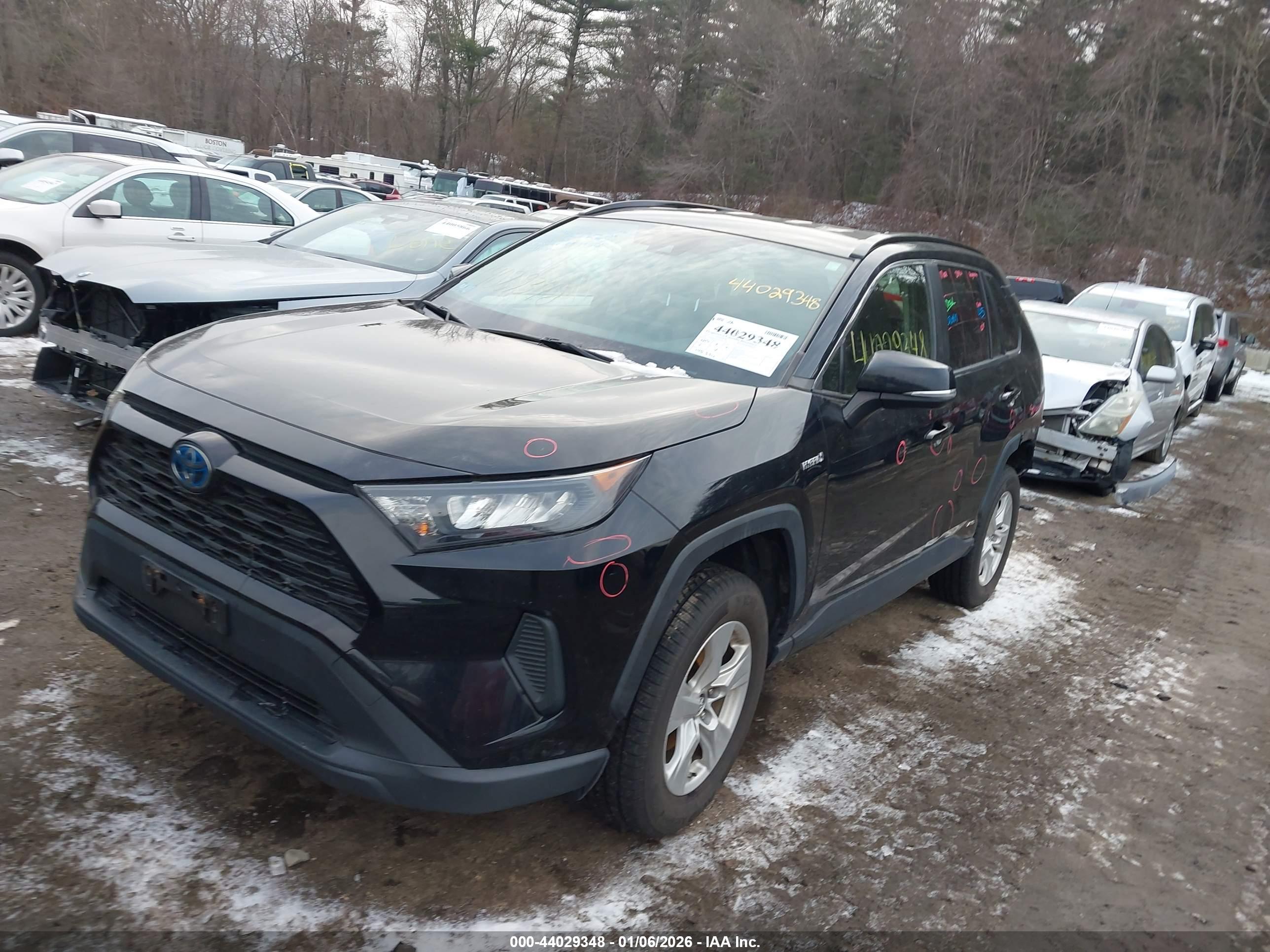 TOYOTA RAV4 image 2