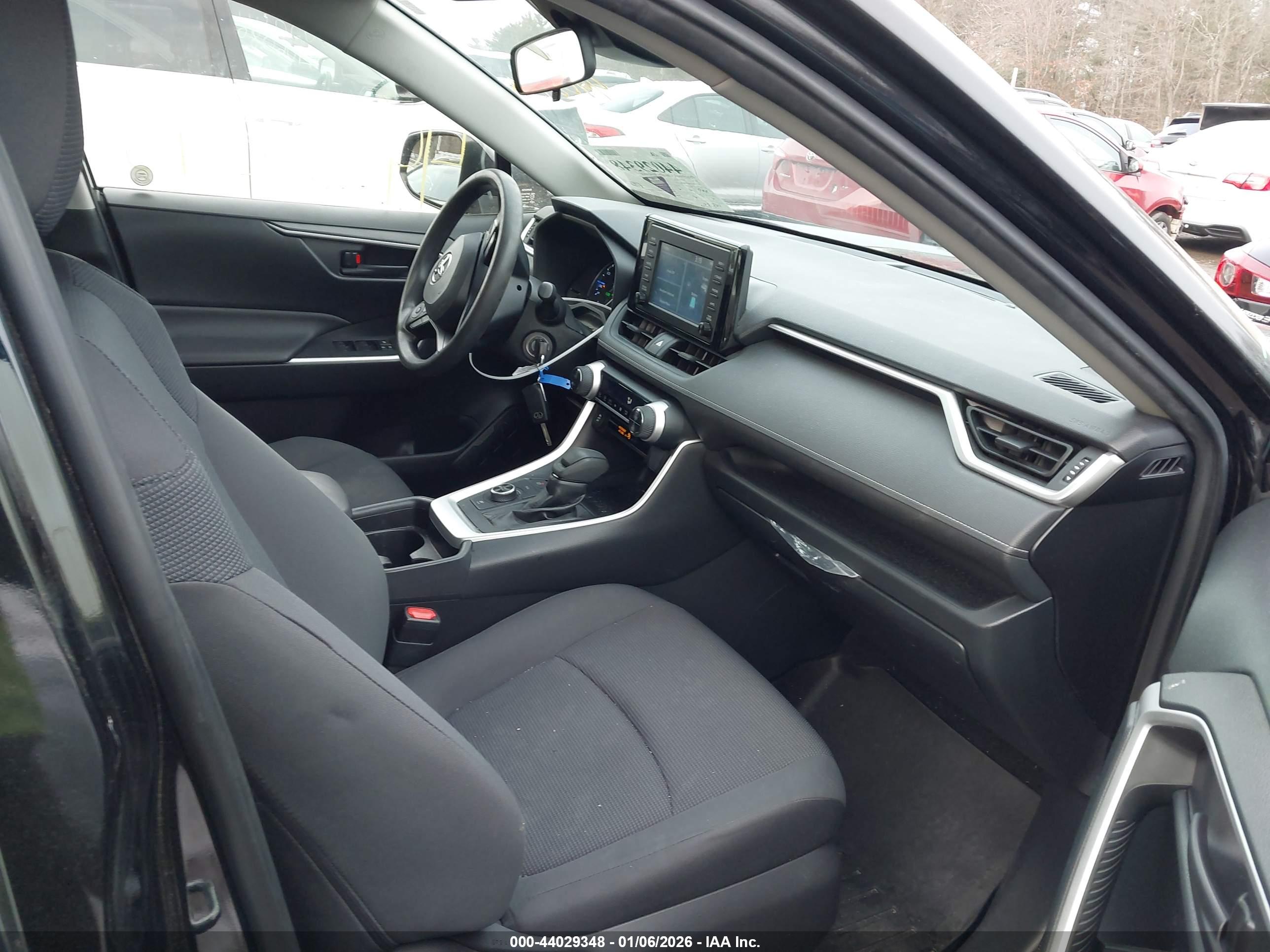 TOYOTA RAV4 image 5
