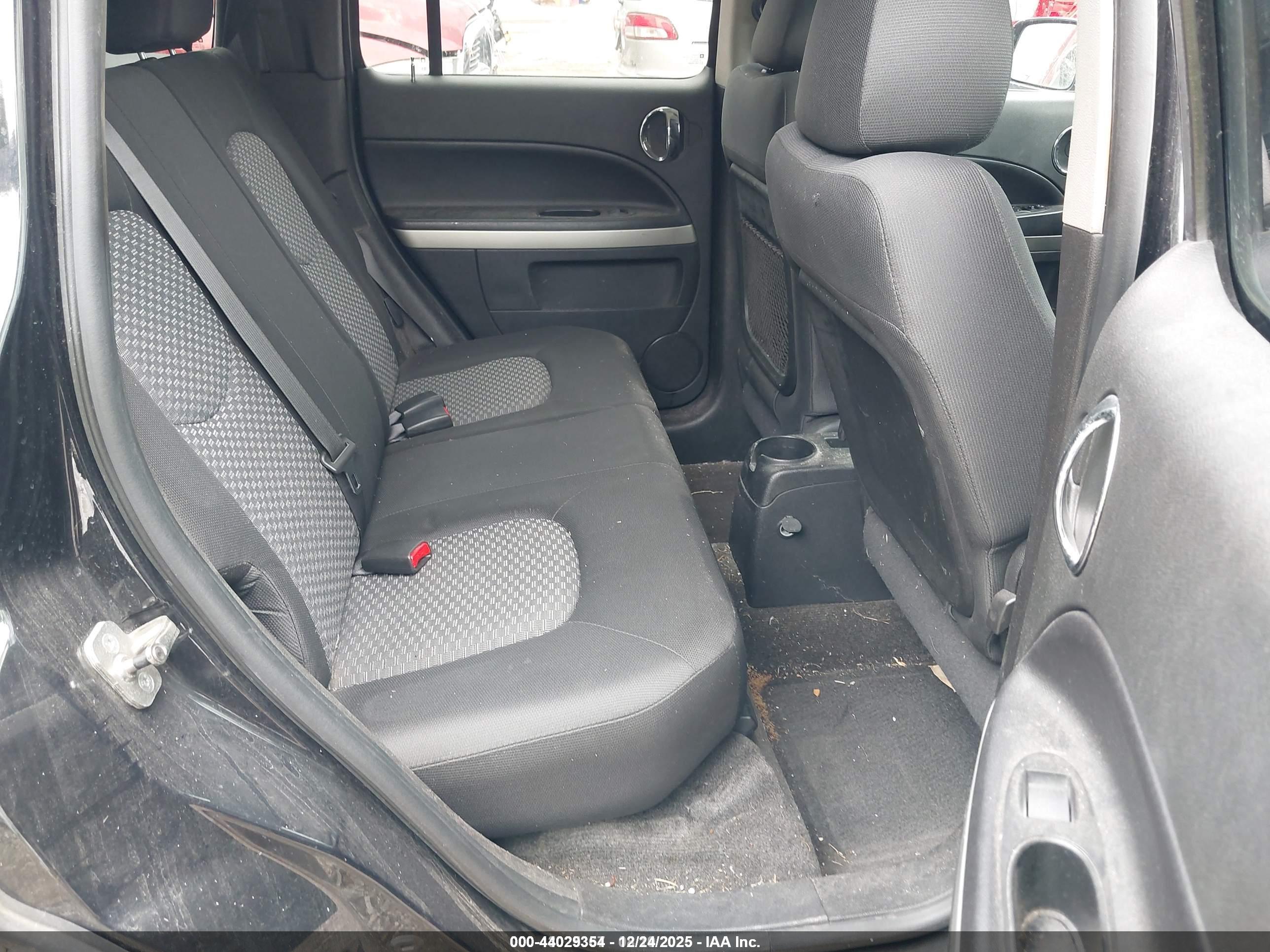 CHEVROLET HHR image 8