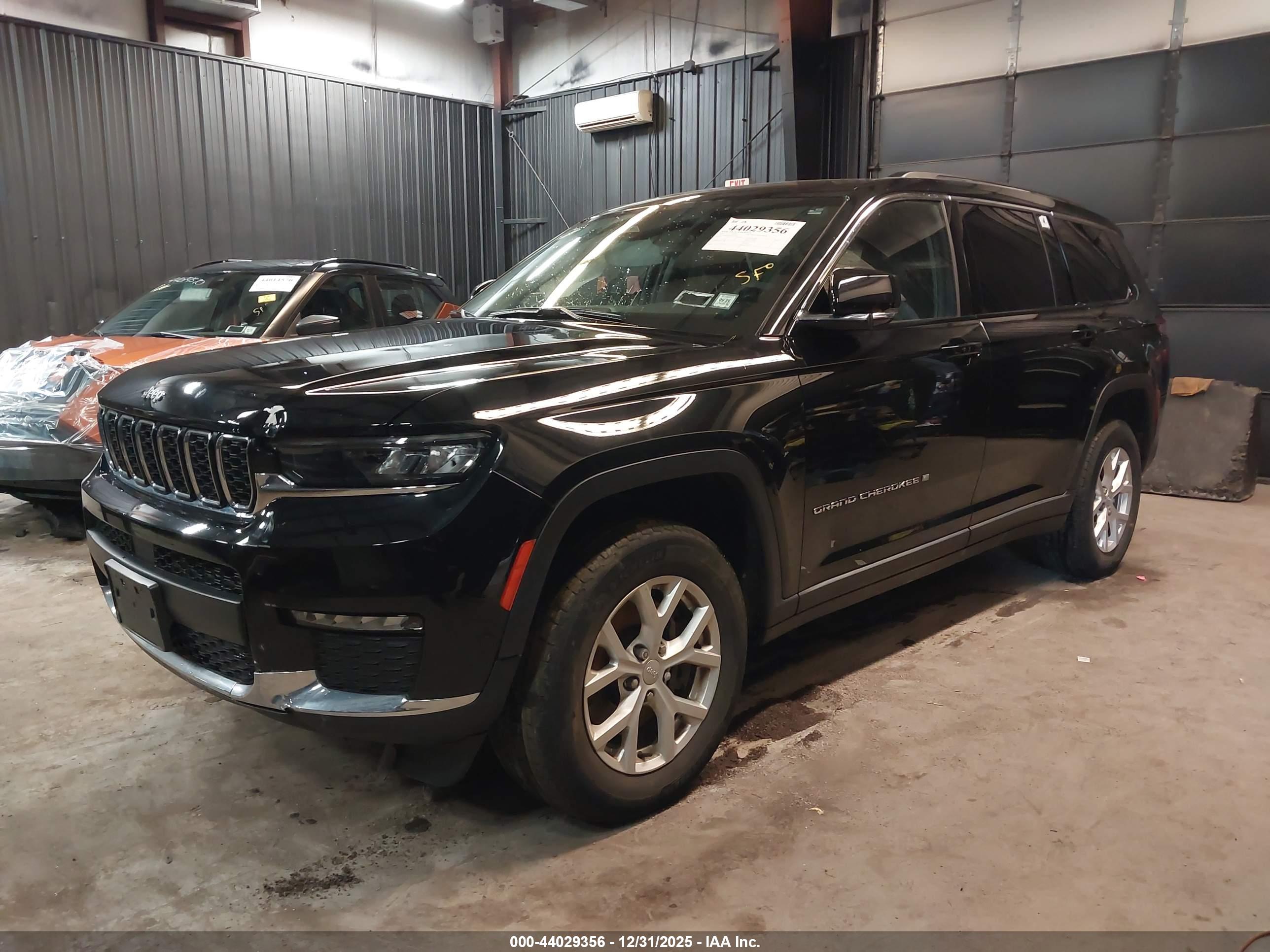 JEEP GRAND image 2