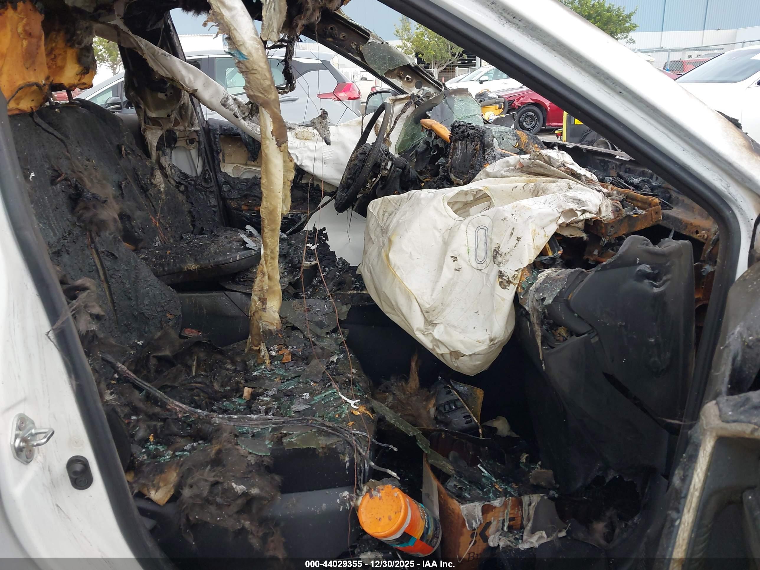 TOYOTA RAV4 image 5