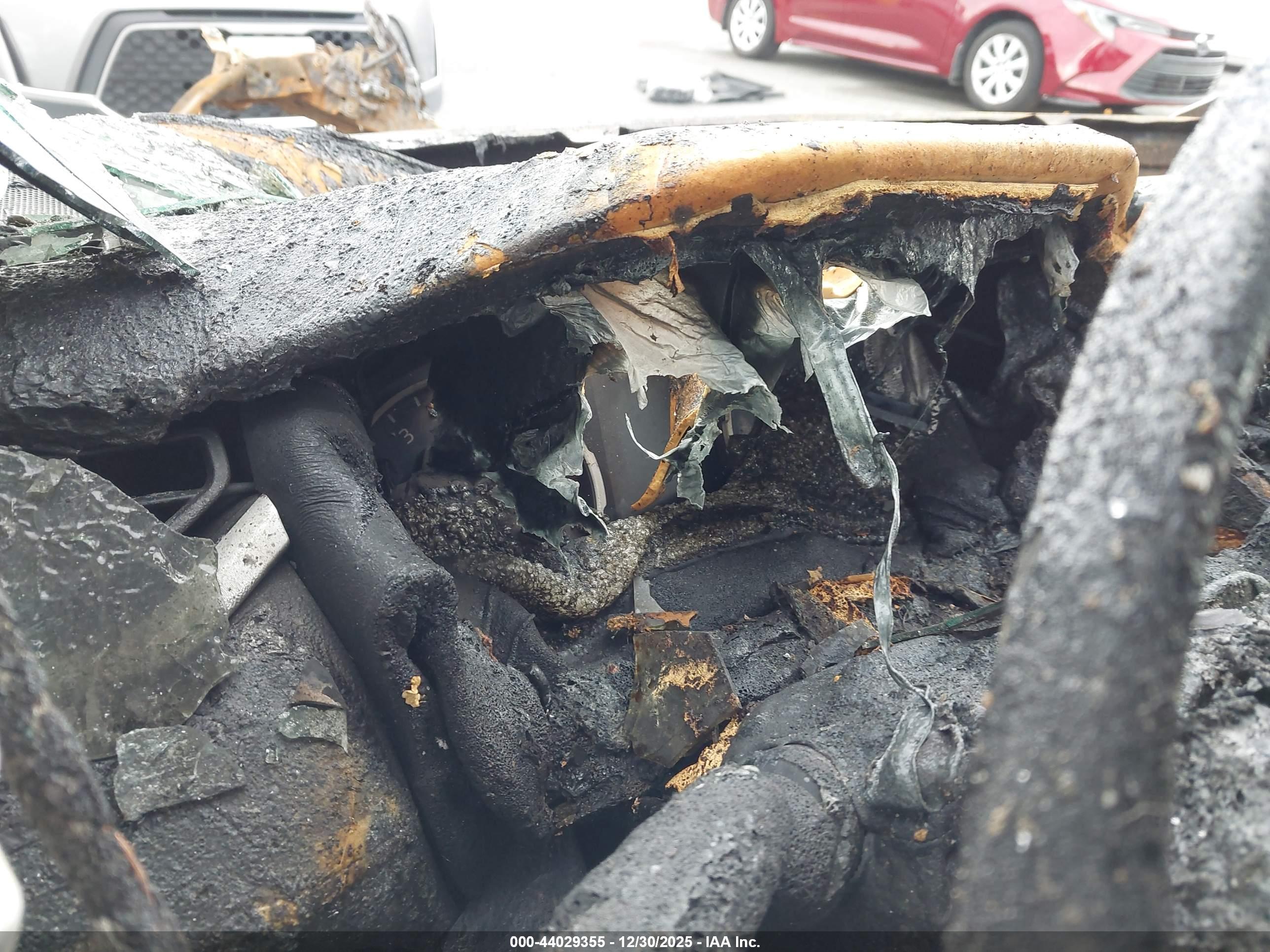 TOYOTA RAV4 image 7