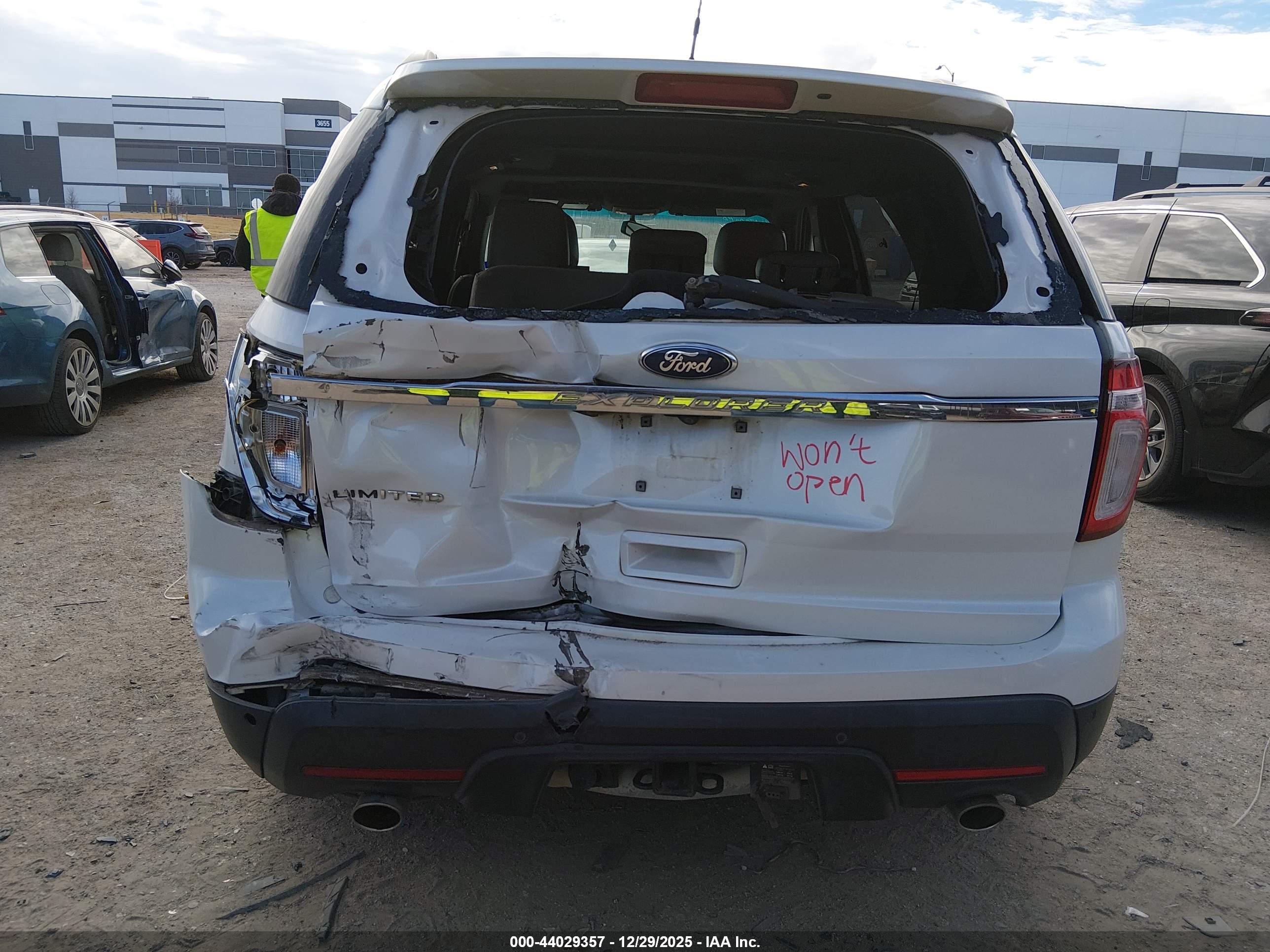 FORD EXPLORER image 6