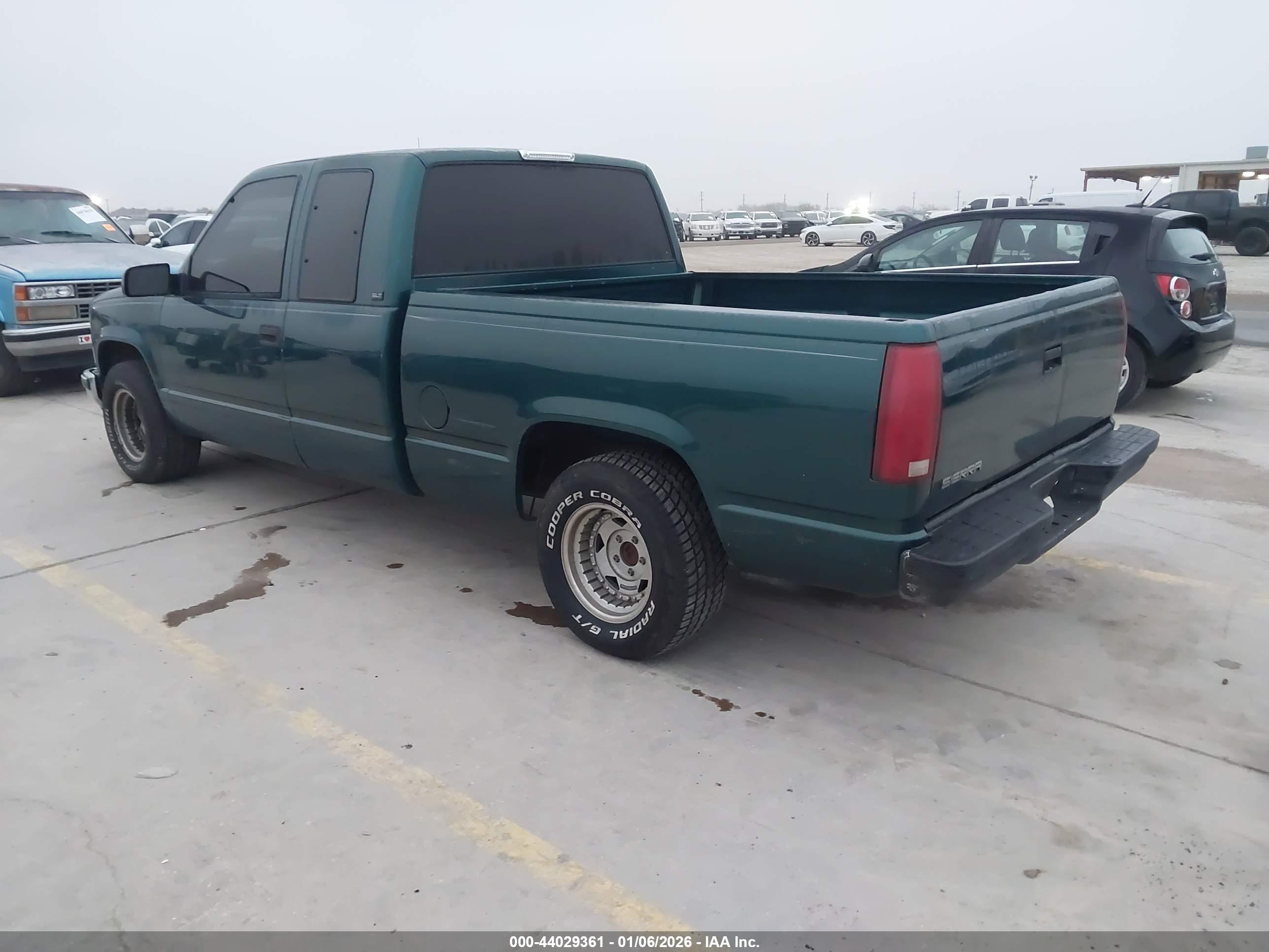 GMC SIERRA image 3