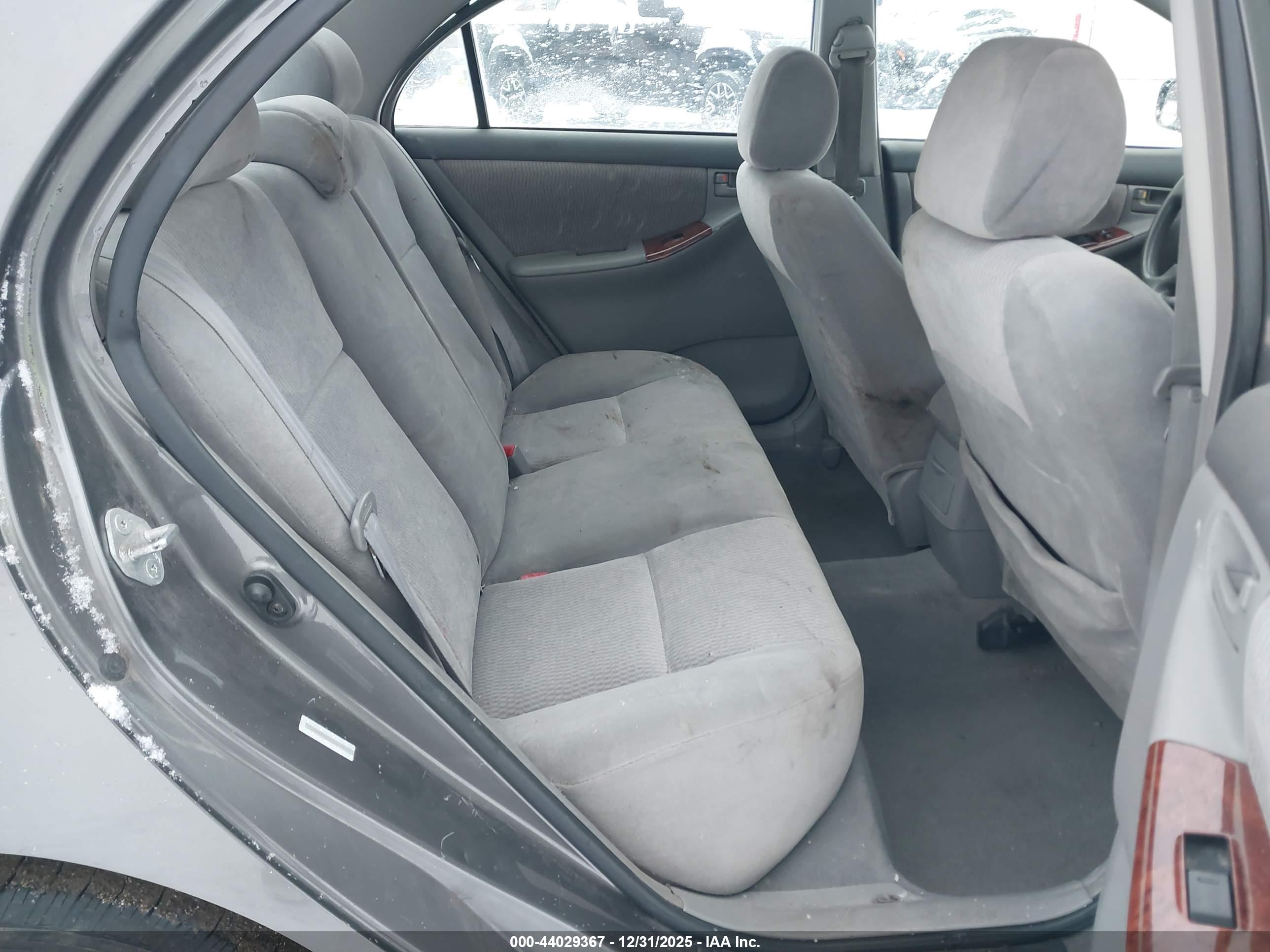 TOYOTA COROLLA image 8