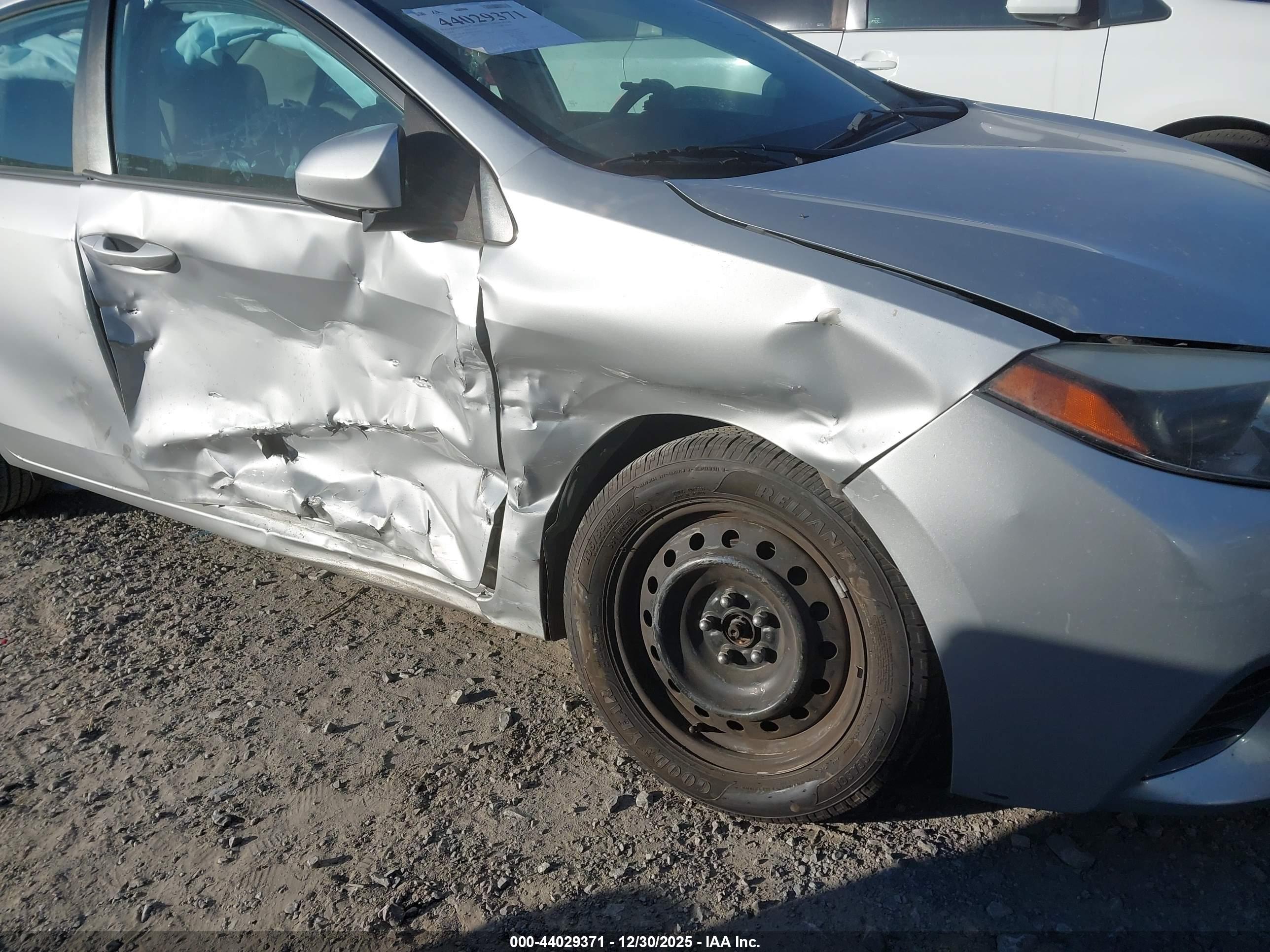 TOYOTA COROLLA image 6