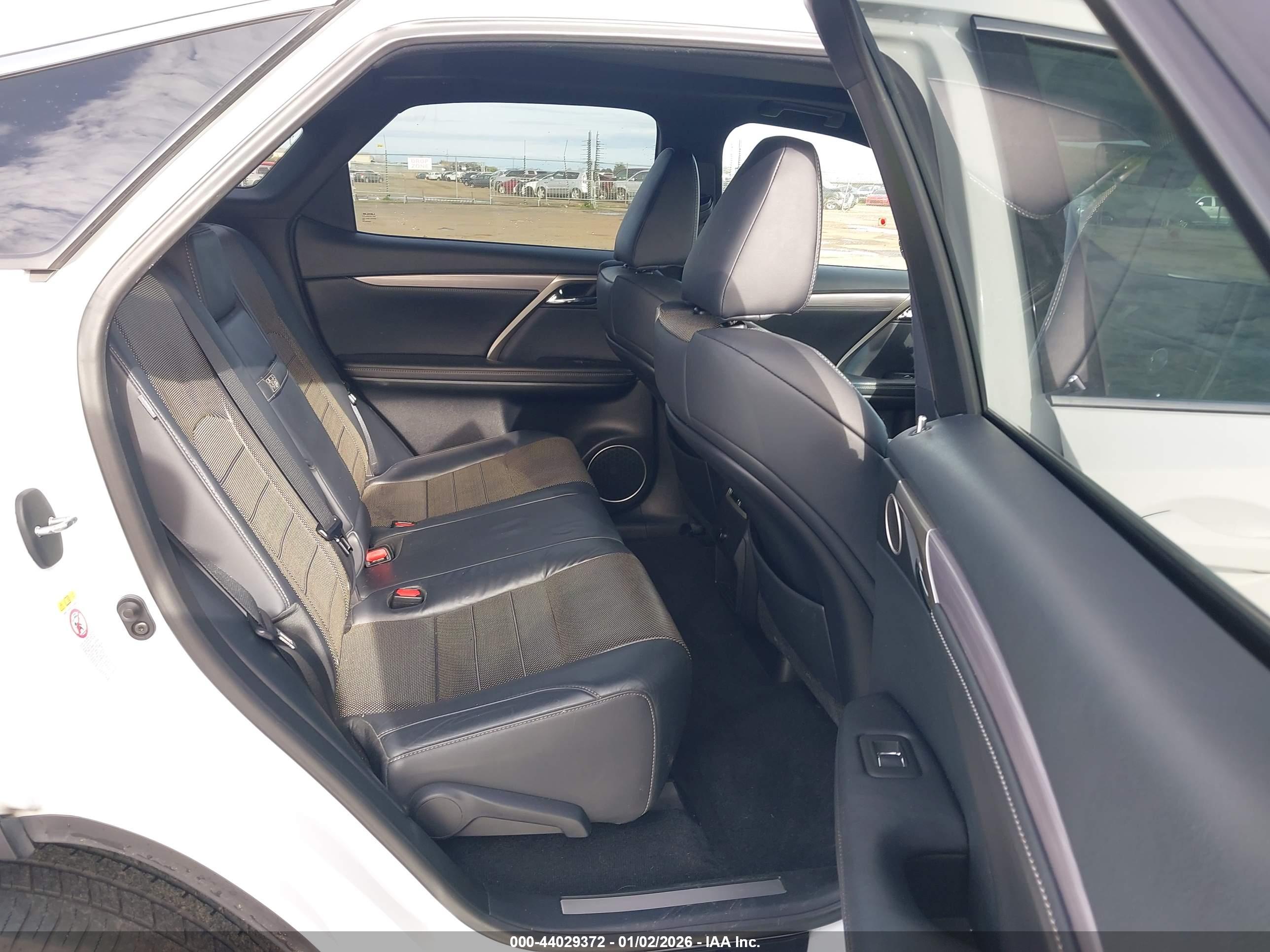 LEXUS RX image 8