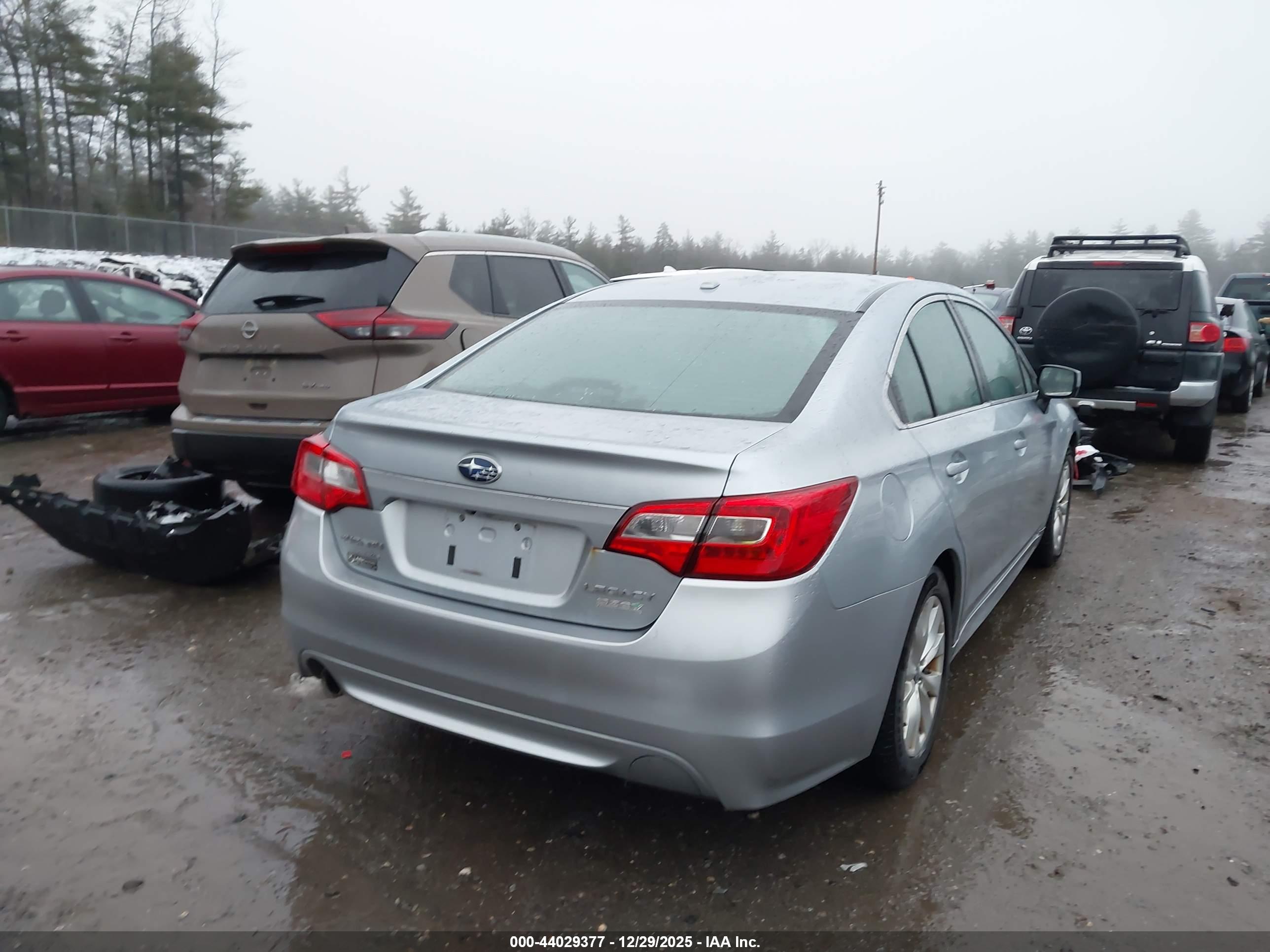 SUBARU LEGACY image 4