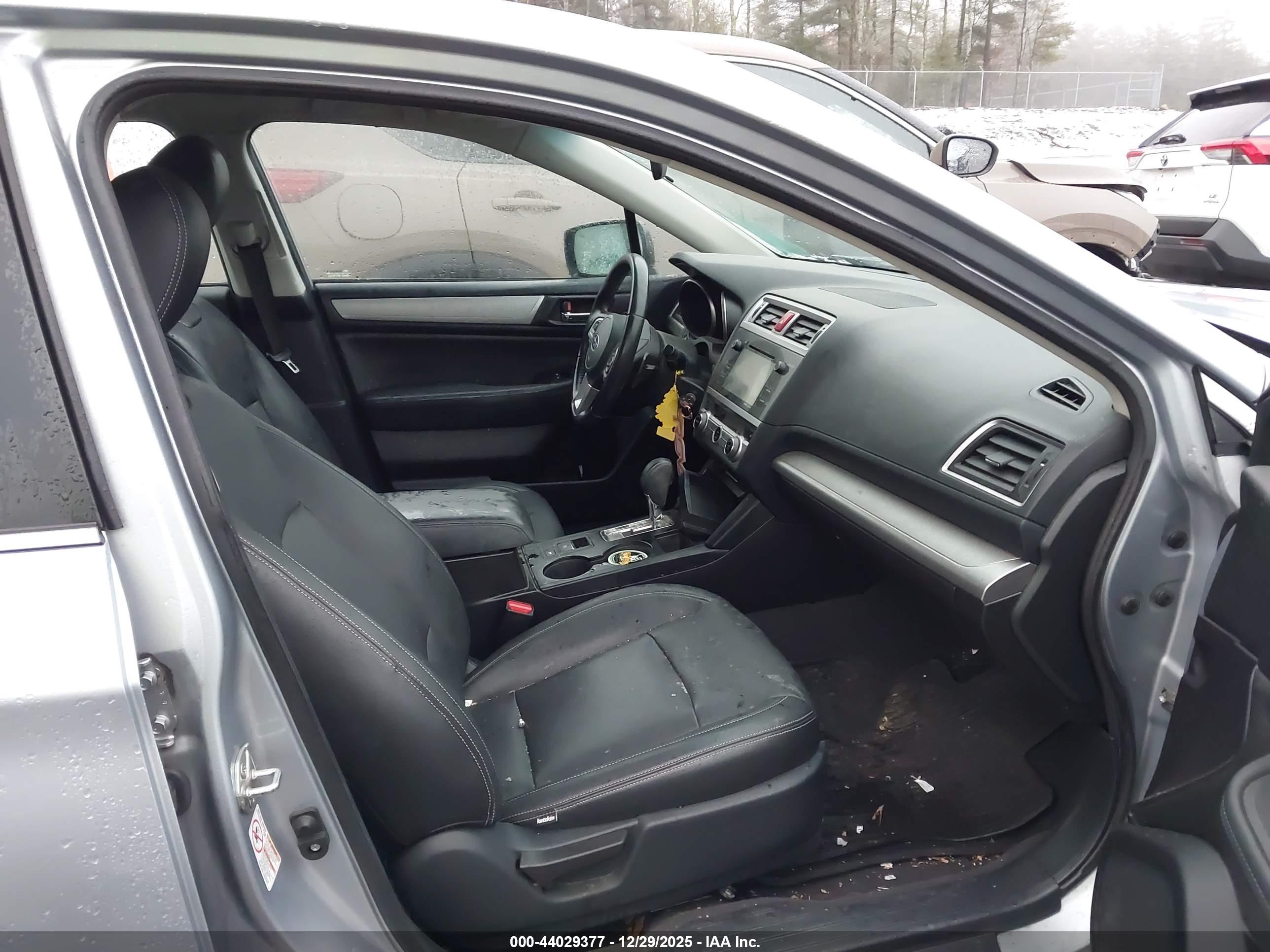 SUBARU LEGACY image 5
