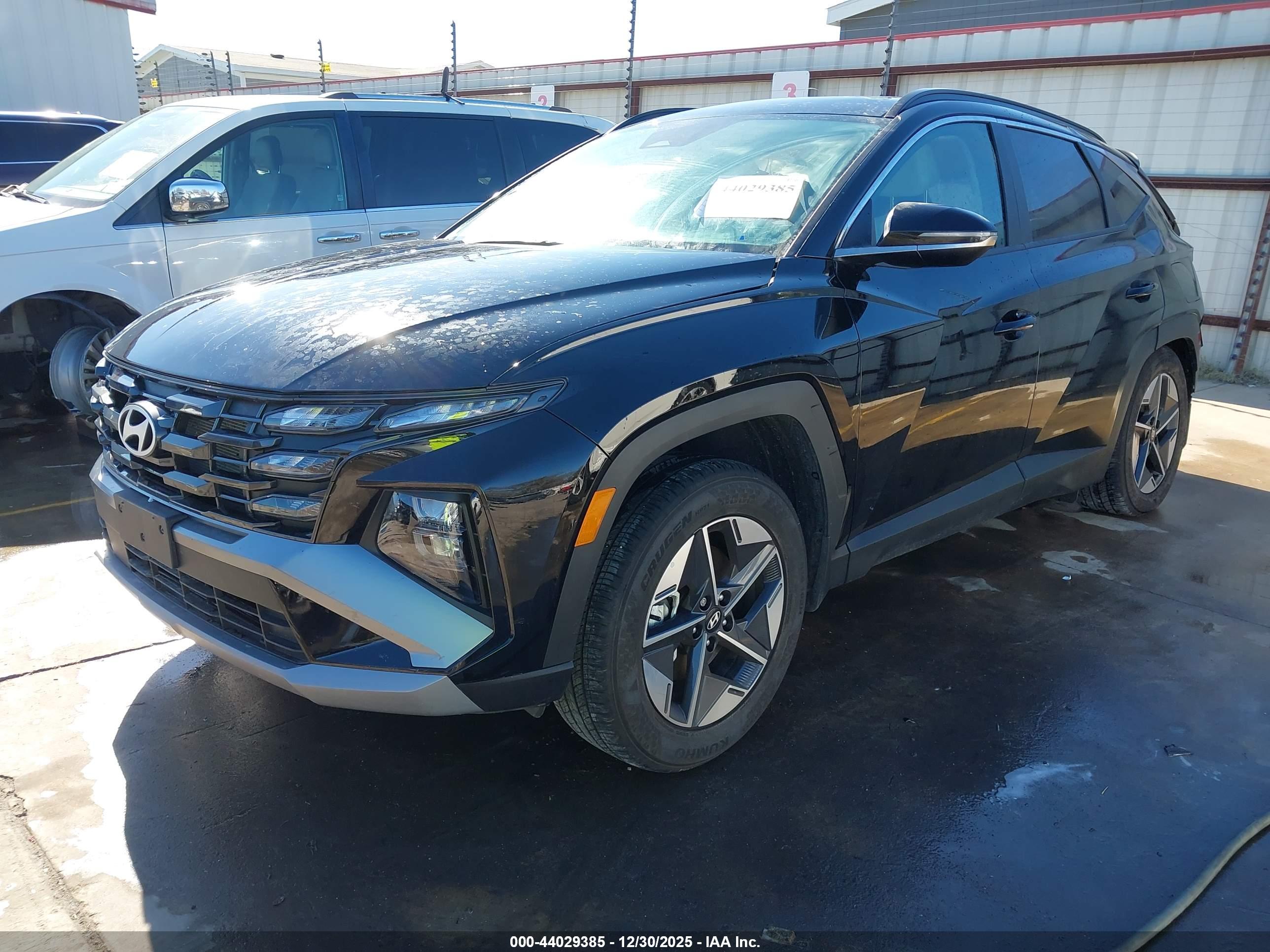 HYUNDAI TUCSON image 2