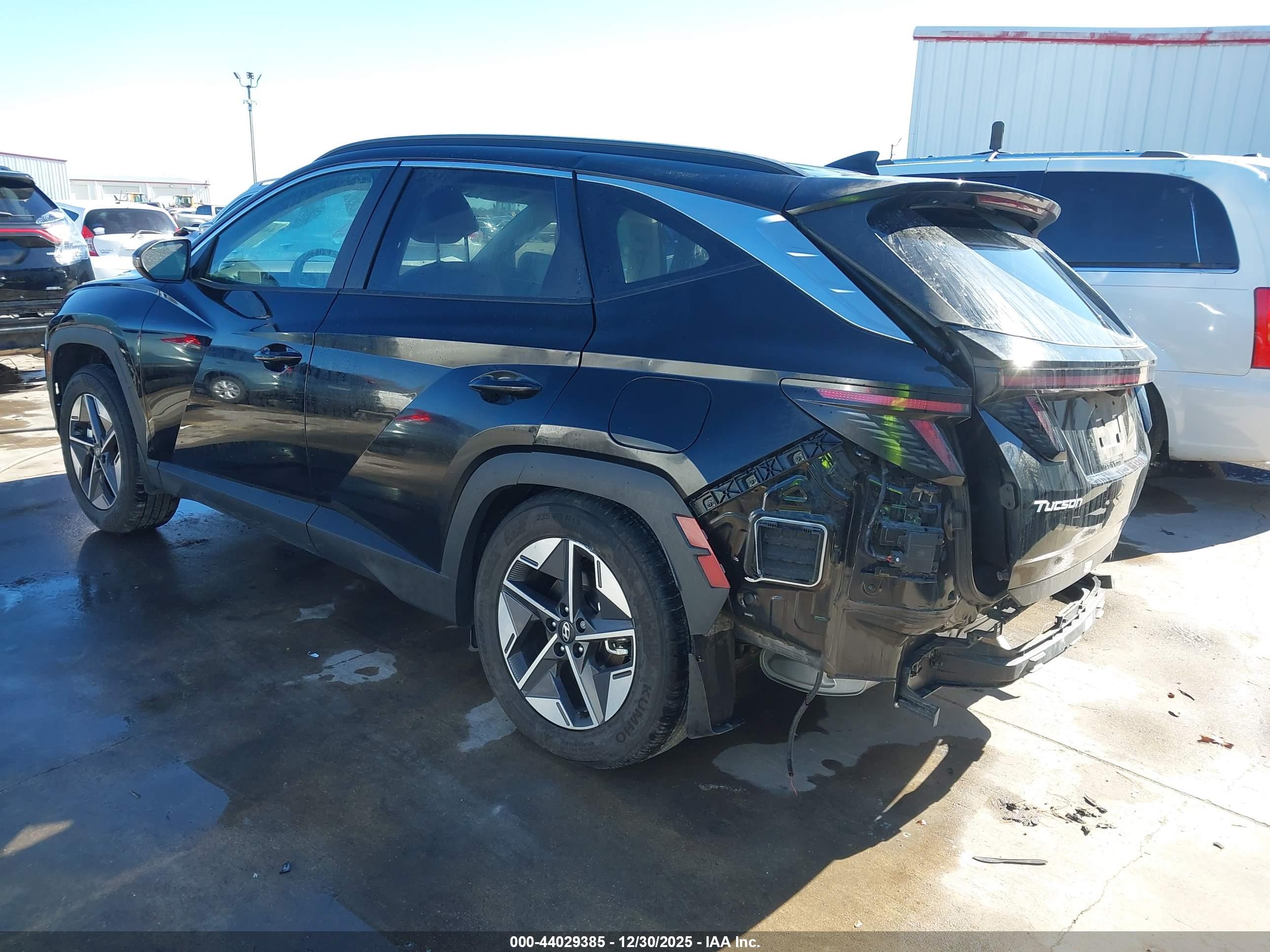 HYUNDAI TUCSON image 3