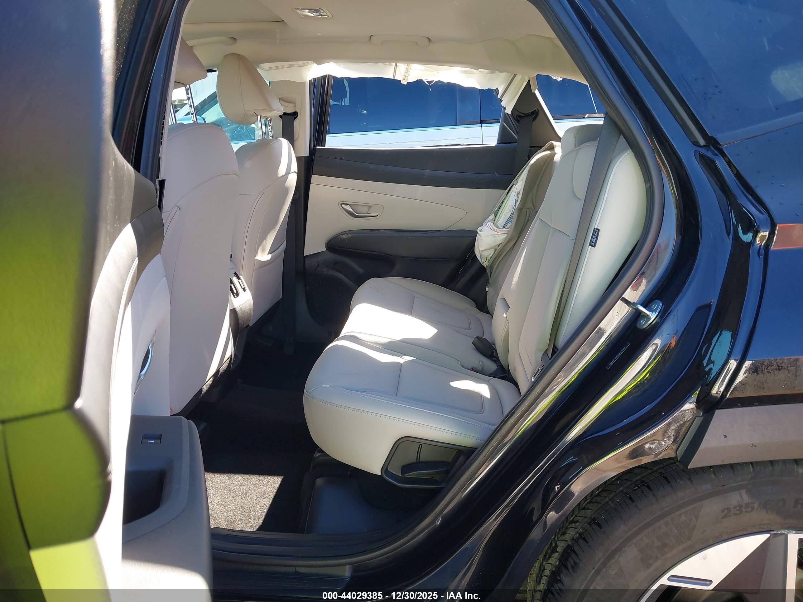 HYUNDAI TUCSON image 8