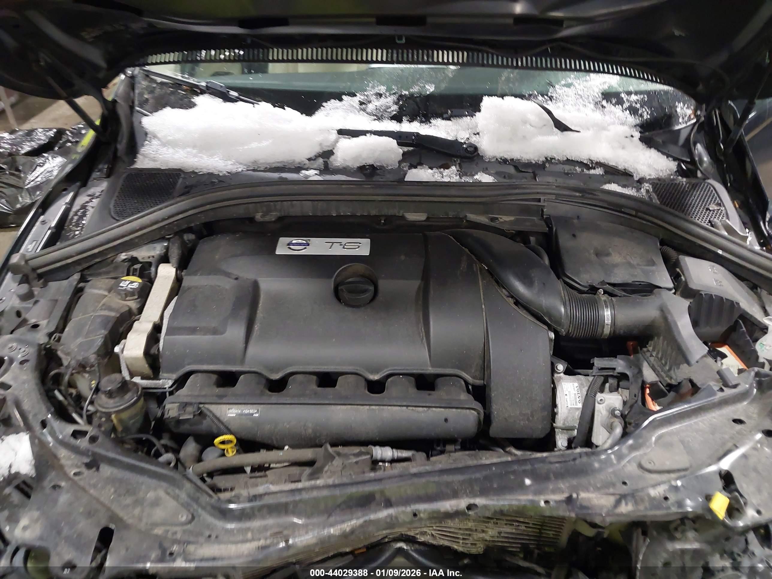 VOLVO XC60 image 10