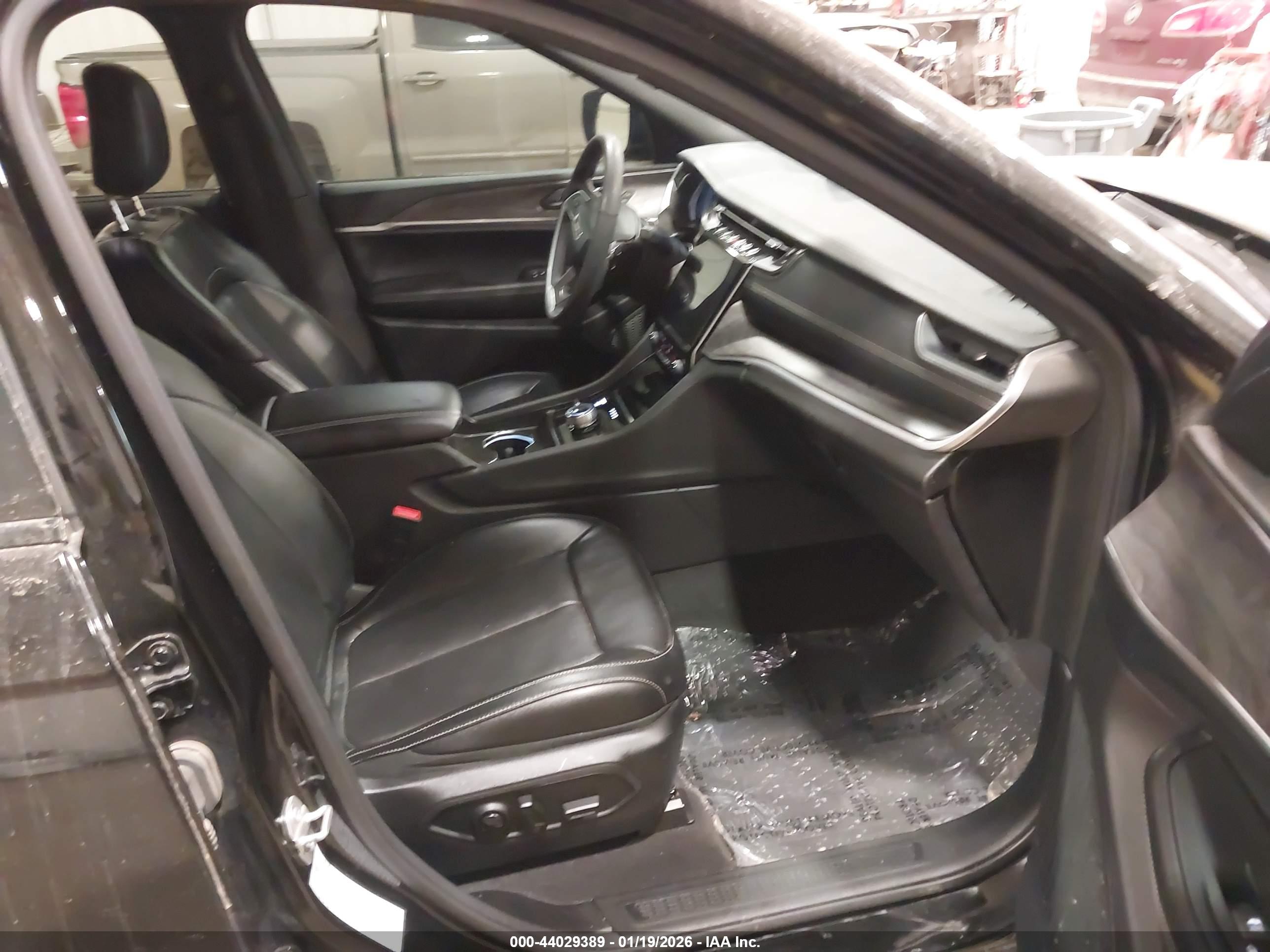 JEEP GRAND image 5