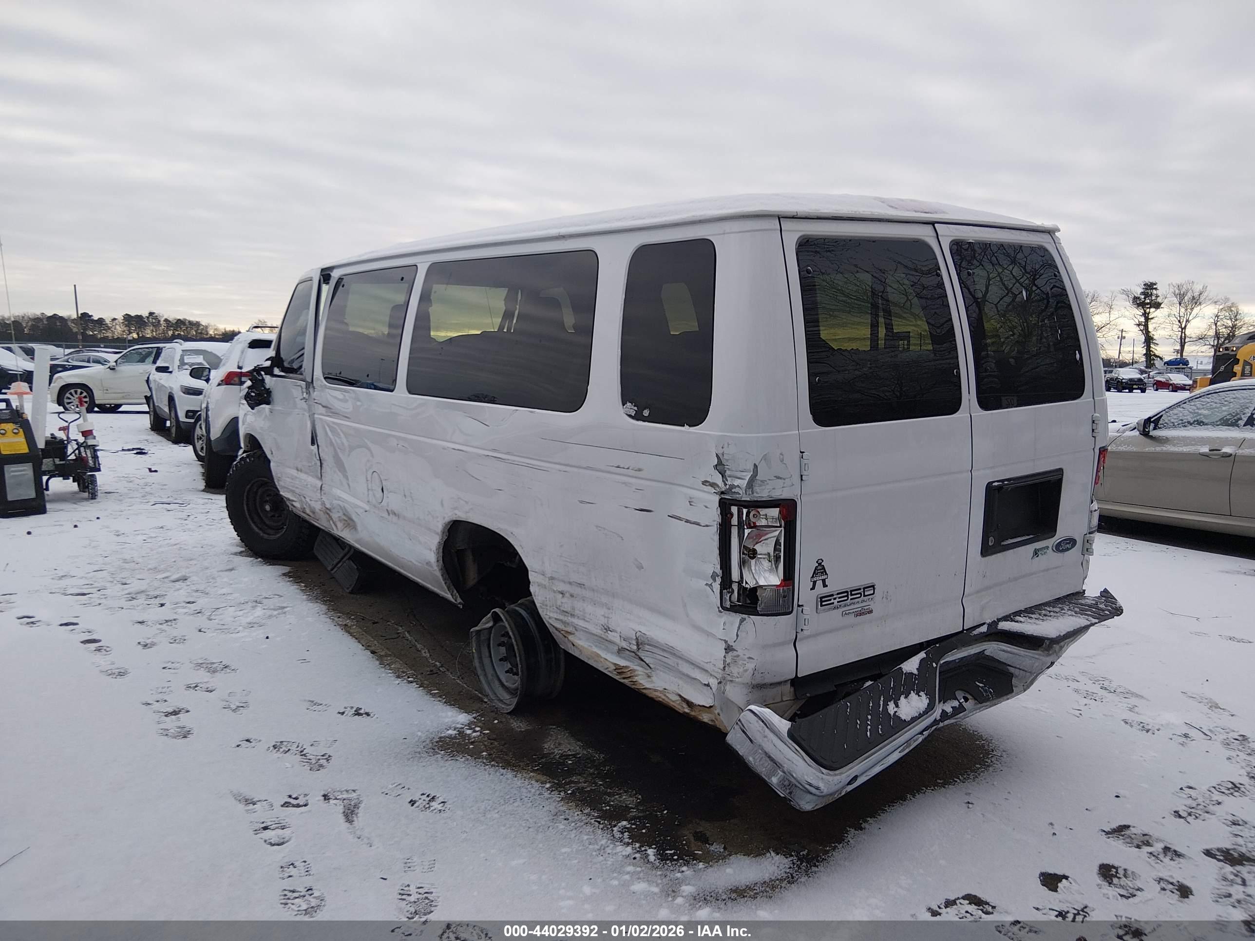 FORD E-350 image 3