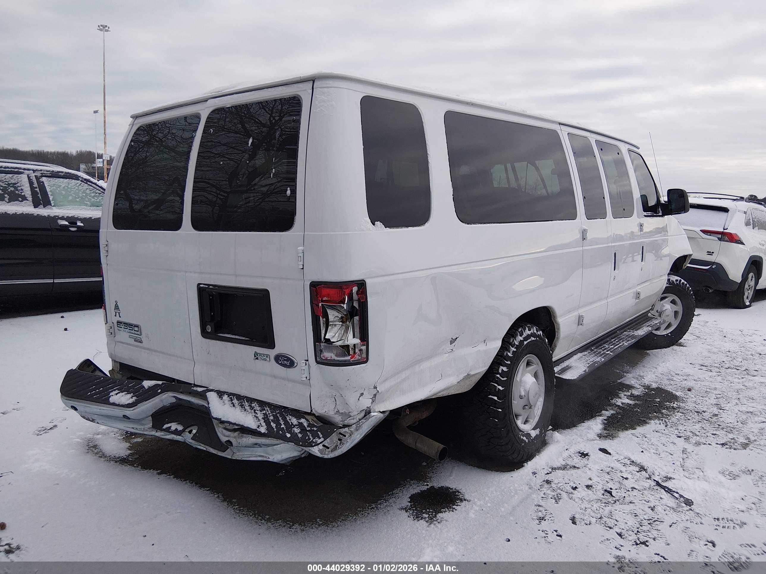 FORD E-350 image 4