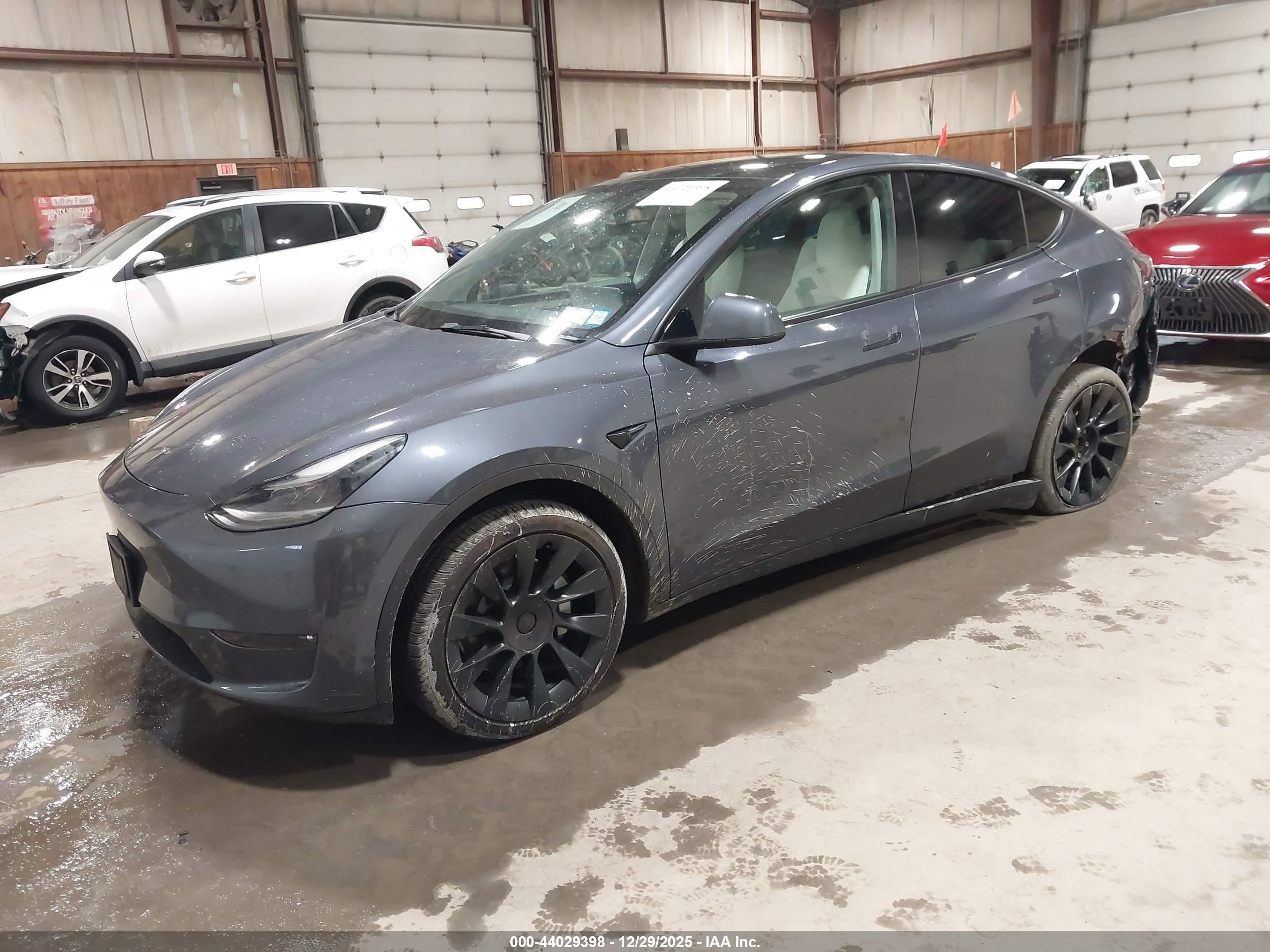 TESLA MODEL image 2