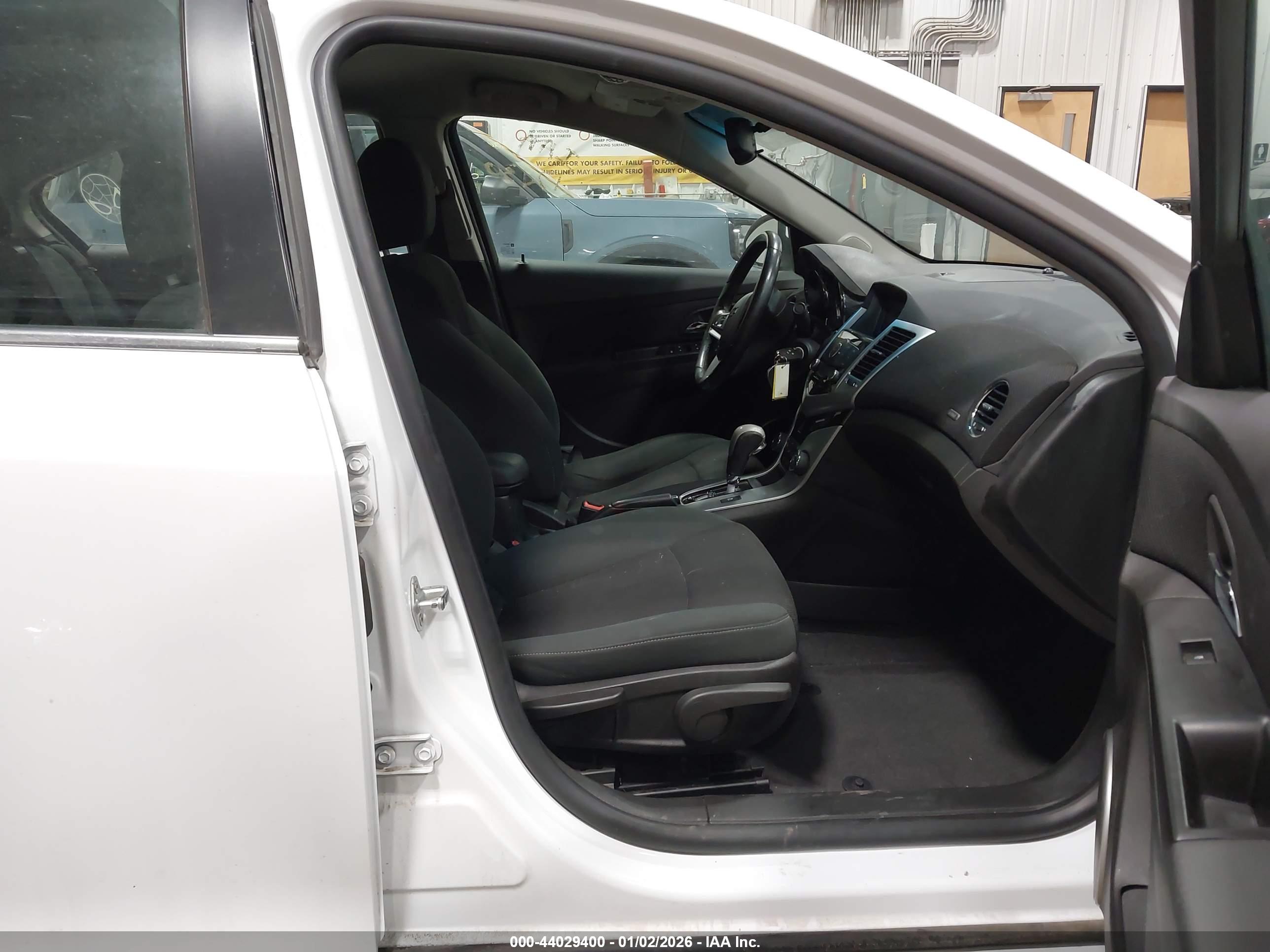 CHEVROLET CRUZE image 5