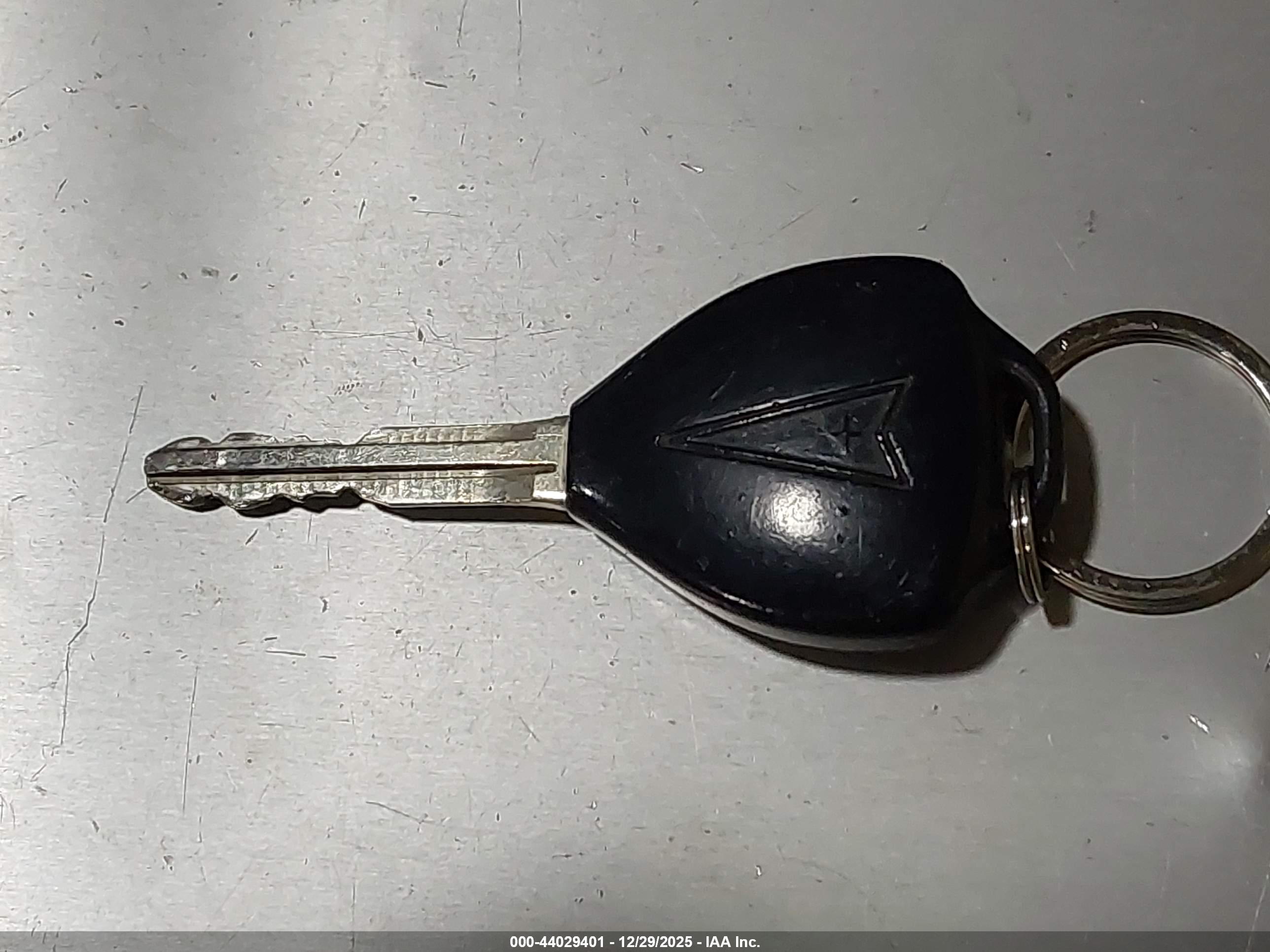 PONTIAC VIBE image 11