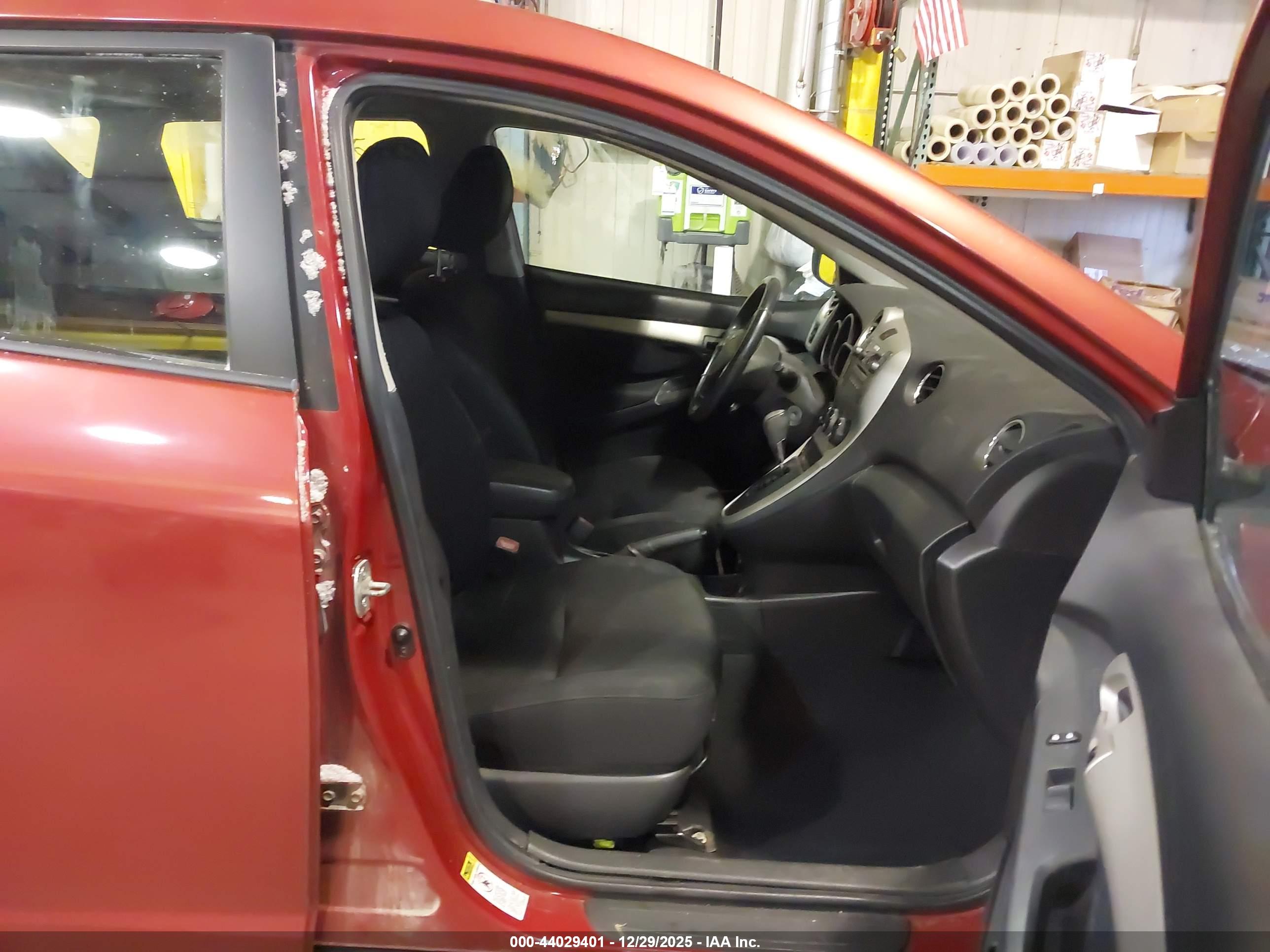 PONTIAC VIBE image 5