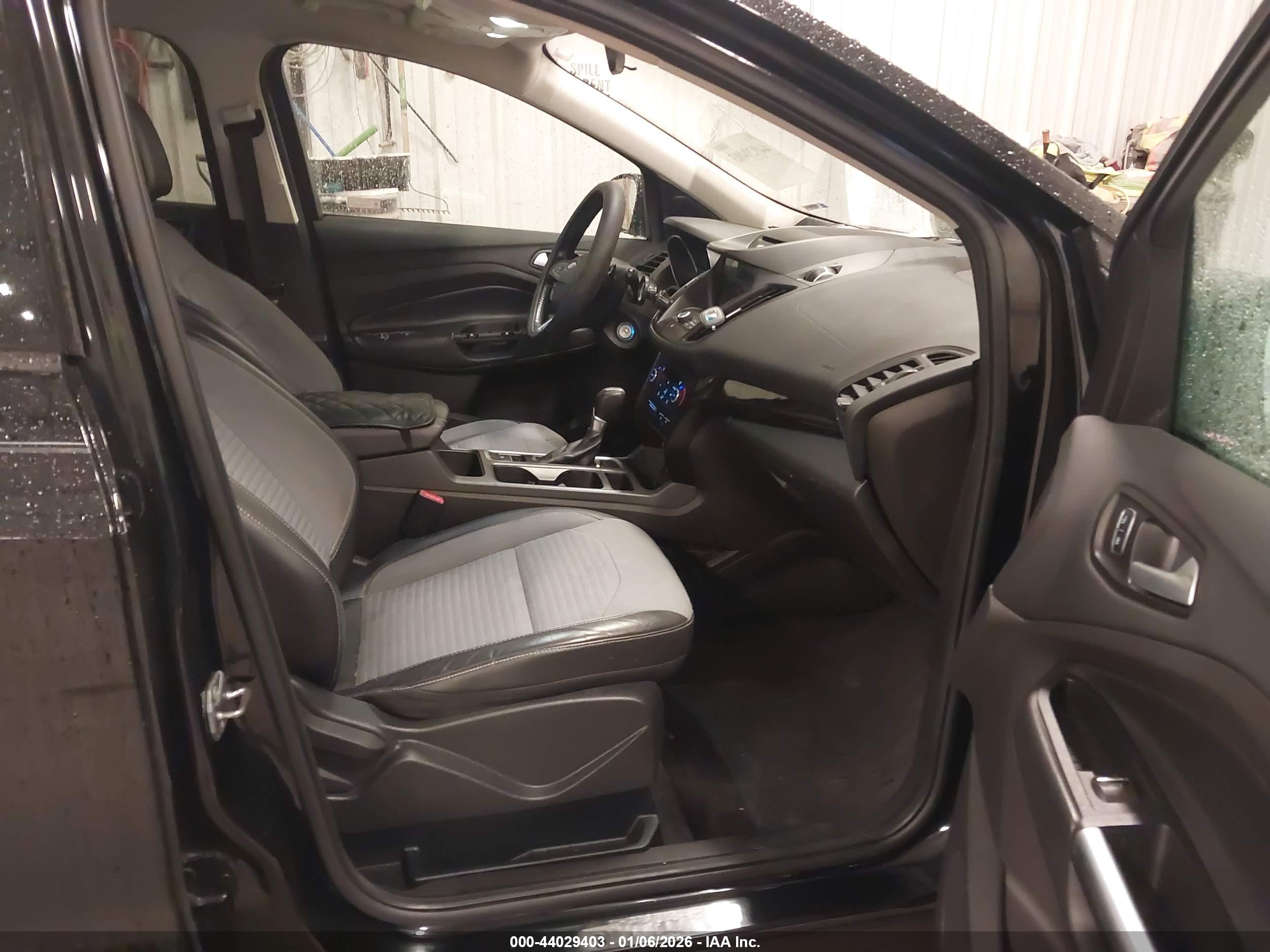 FORD ESCAPE image 5