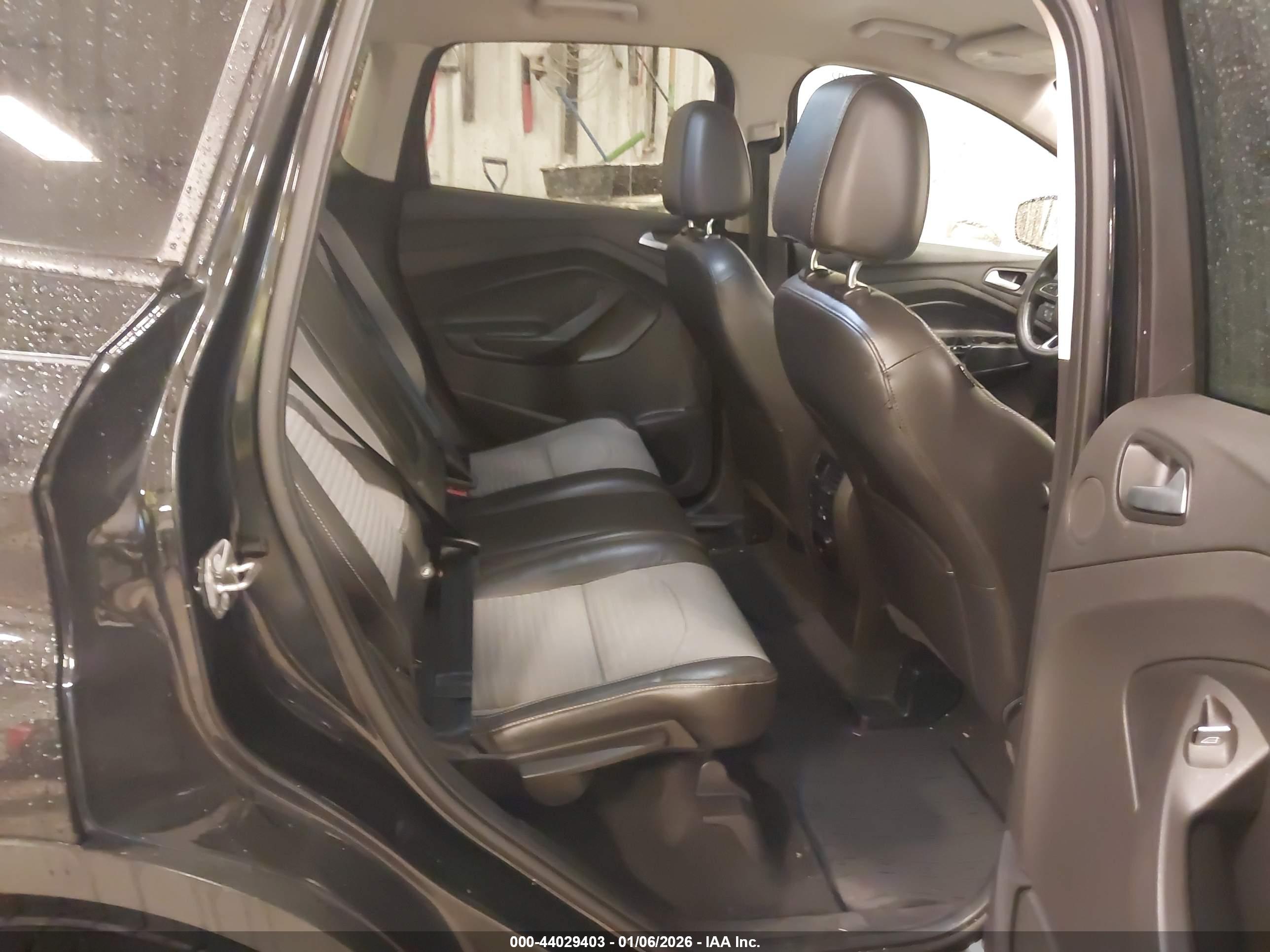 FORD ESCAPE image 8