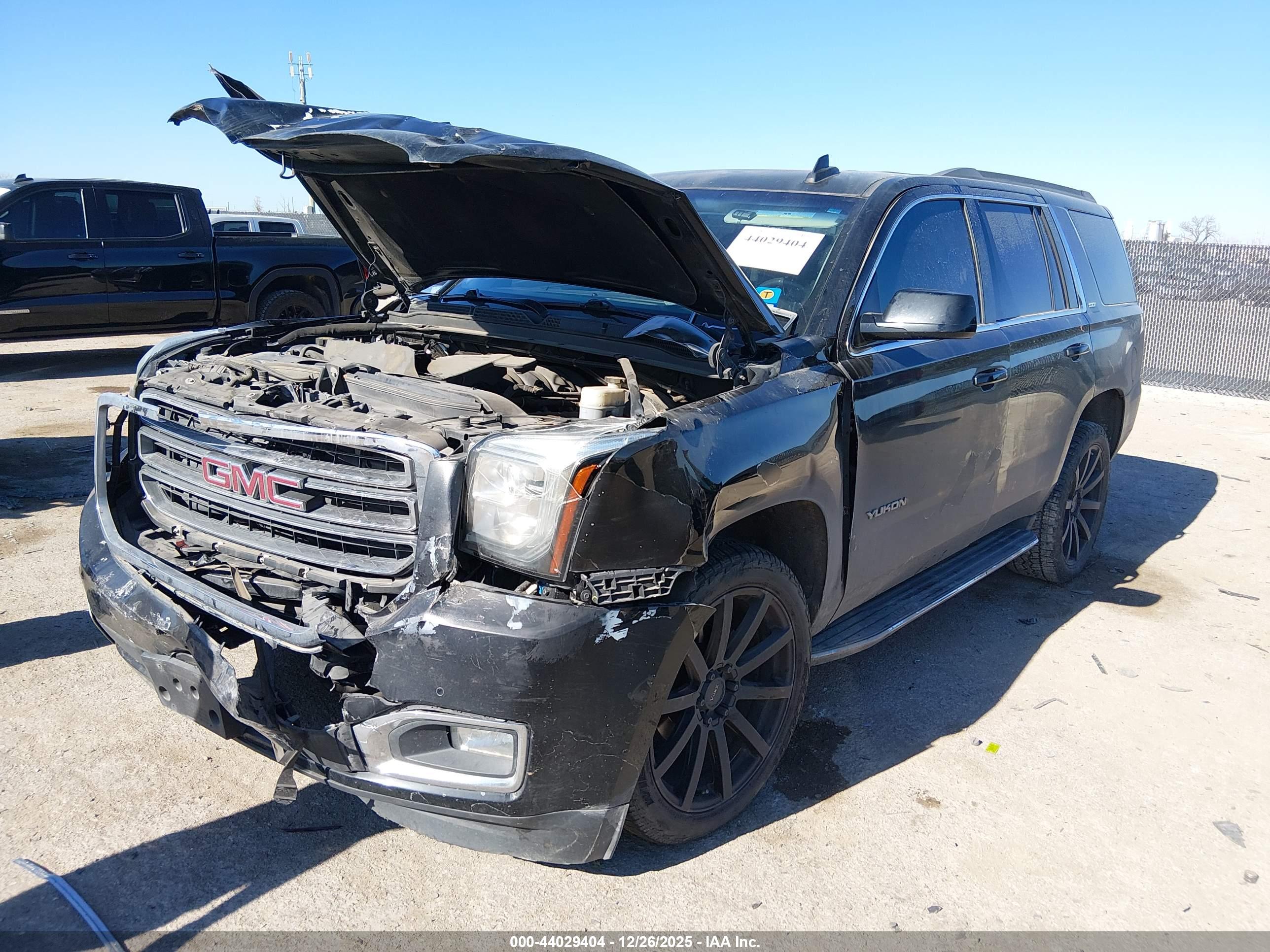 GMC YUKON image 2