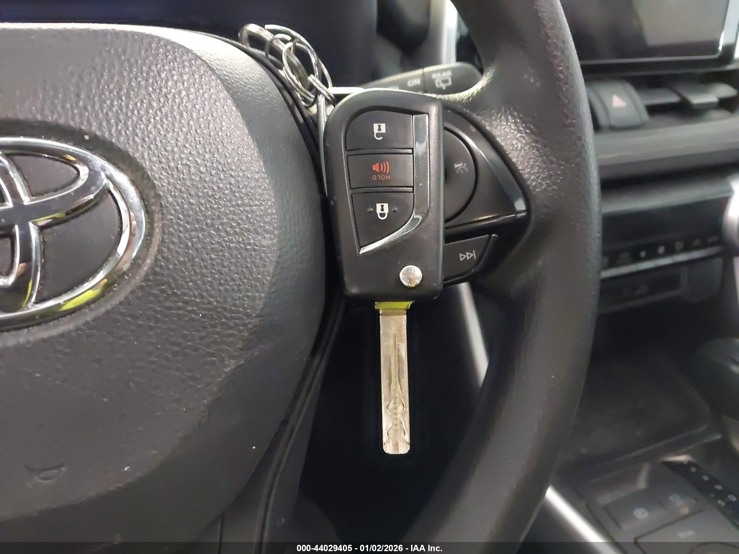 TOYOTA RAV4 image 11