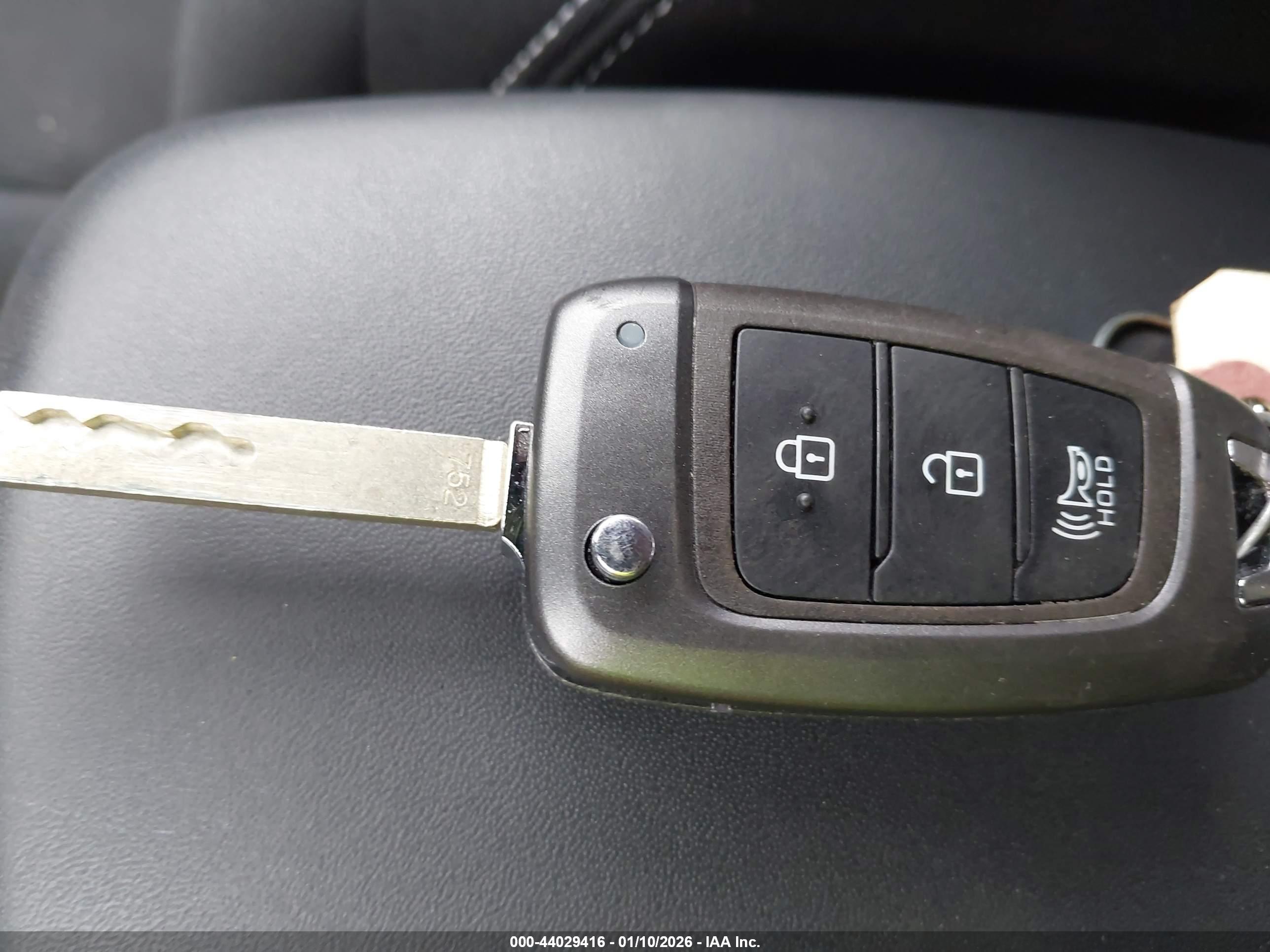 HYUNDAI VENUE image 11