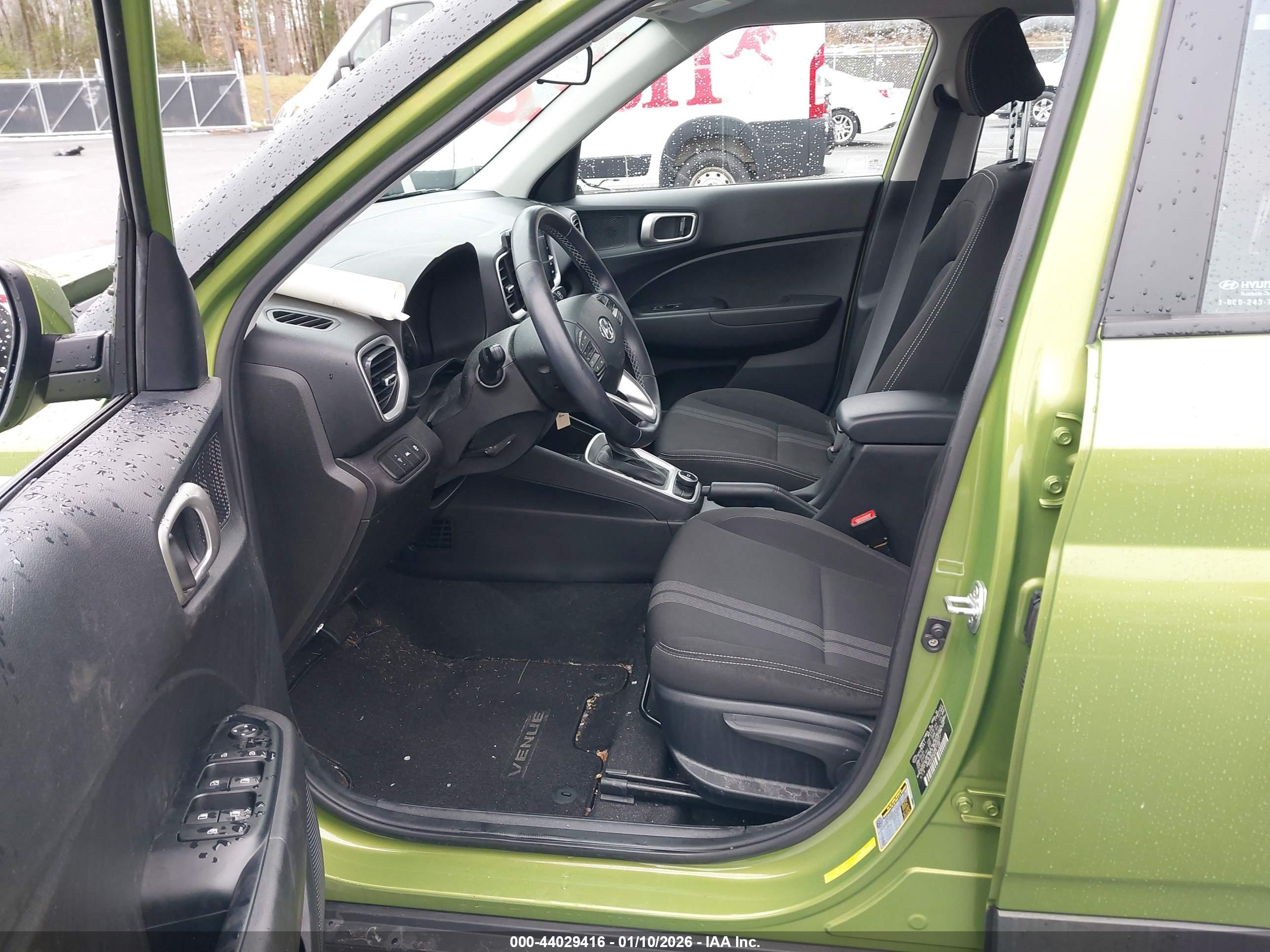 HYUNDAI VENUE image 5