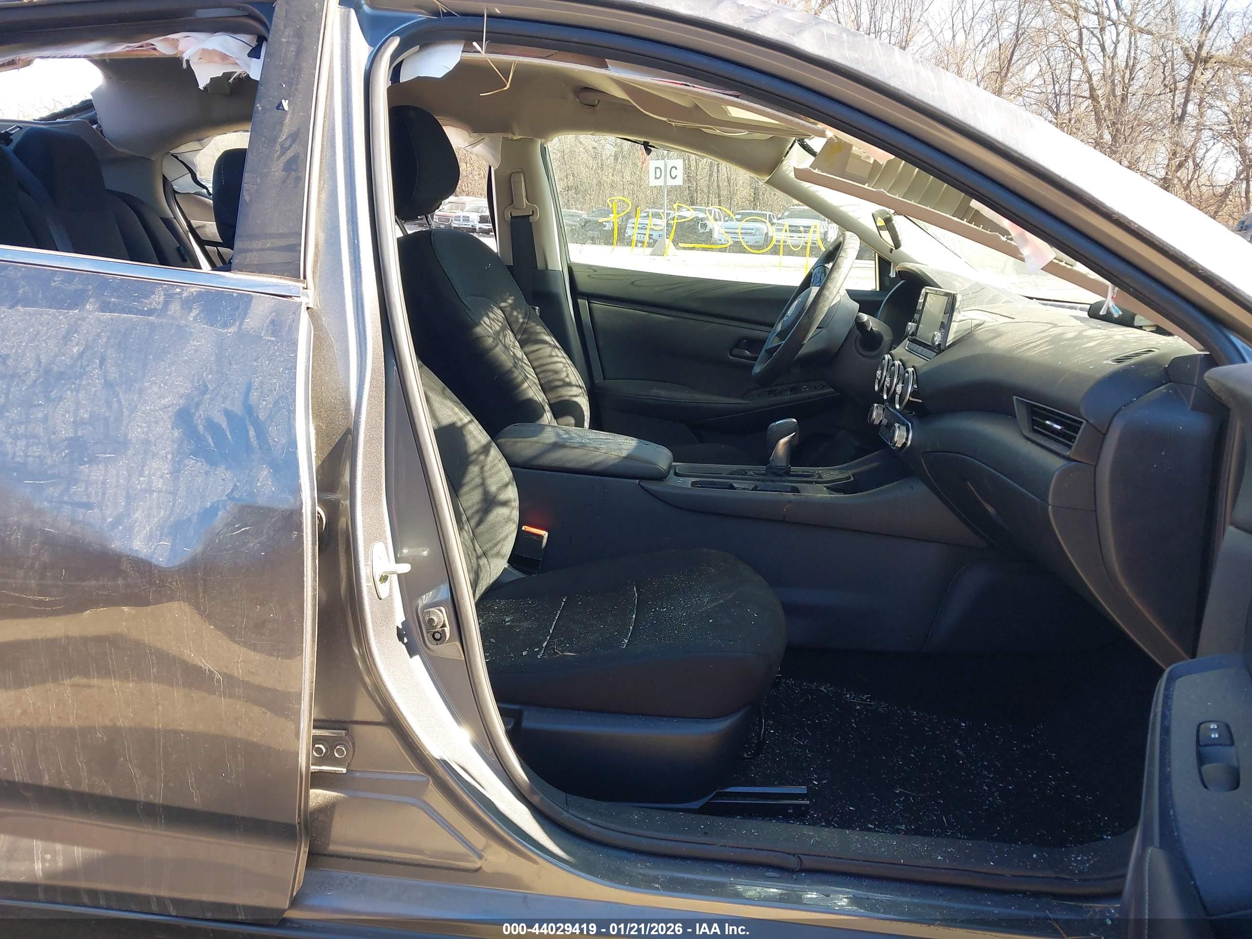 NISSAN SENTRA image 5