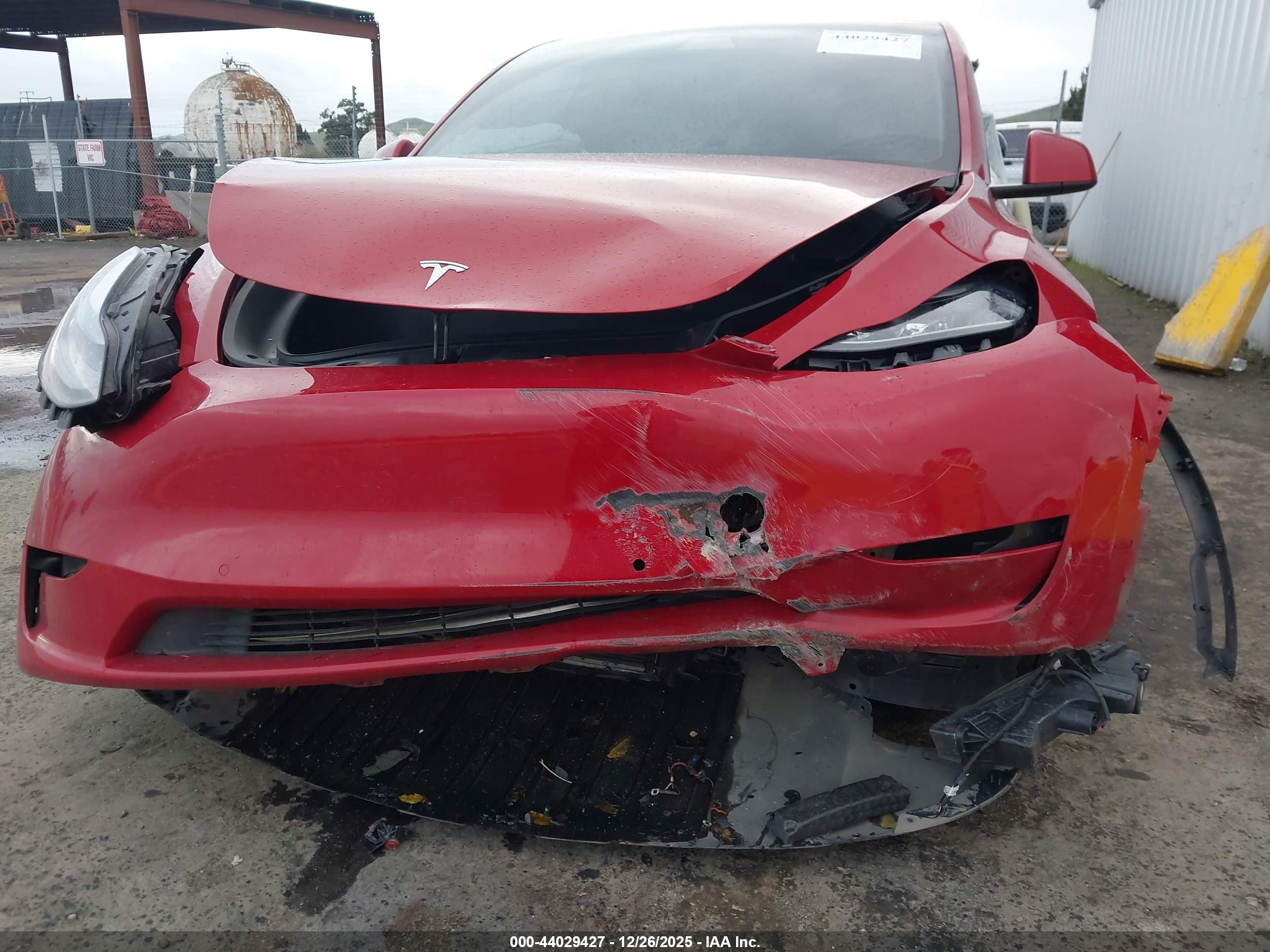 TESLA MODEL image 6
