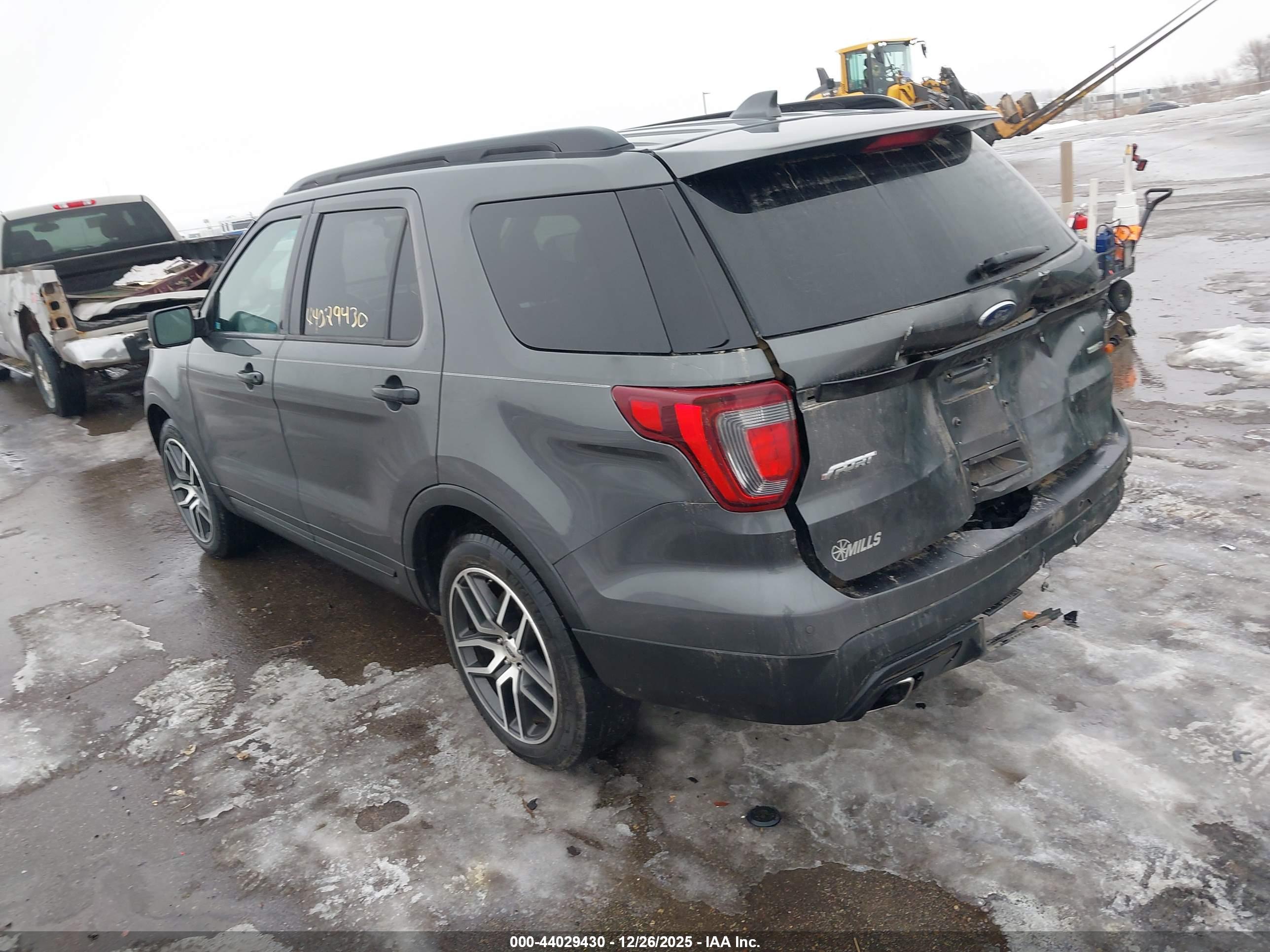 FORD EXPLORER image 3