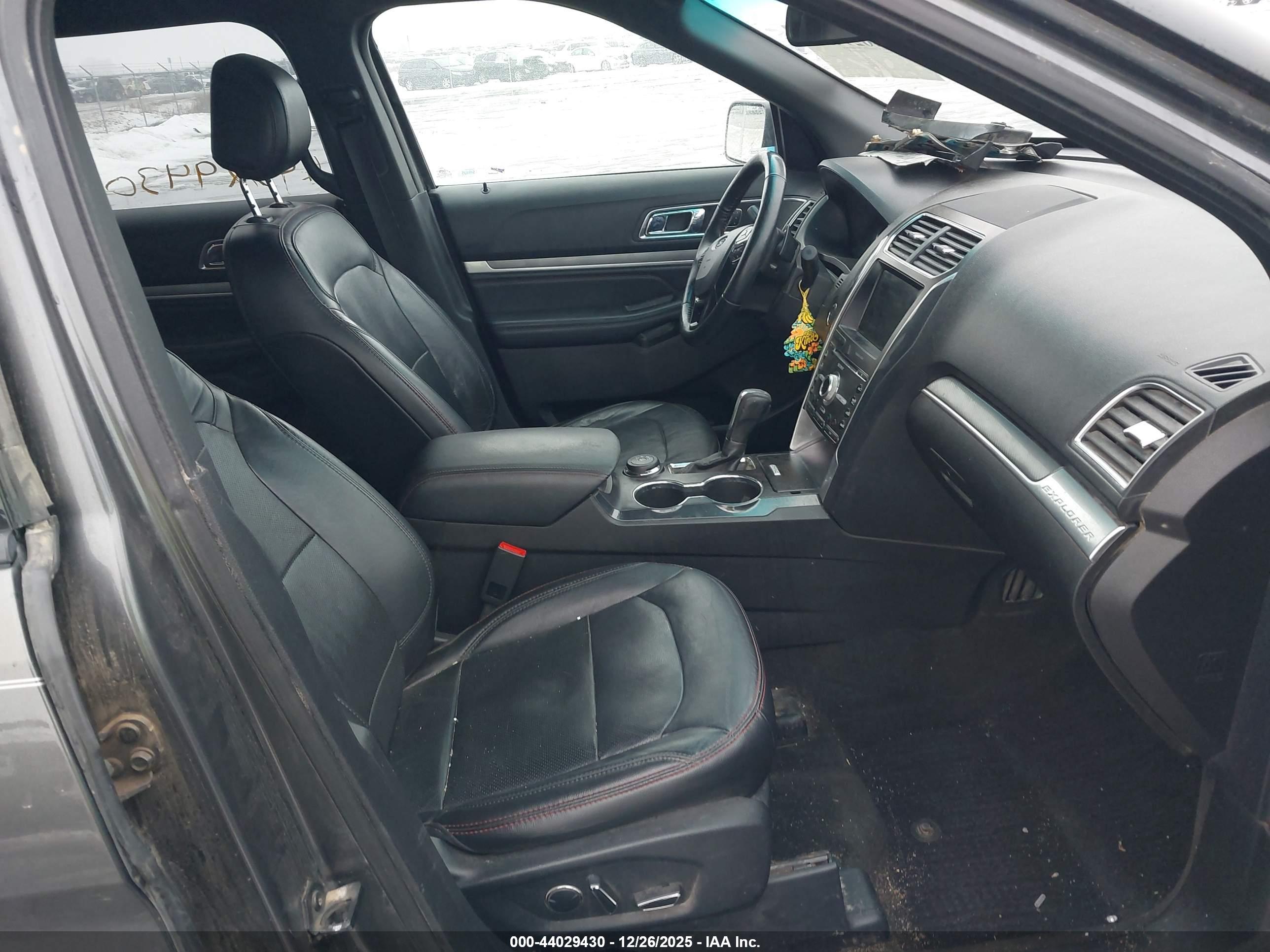 FORD EXPLORER image 5