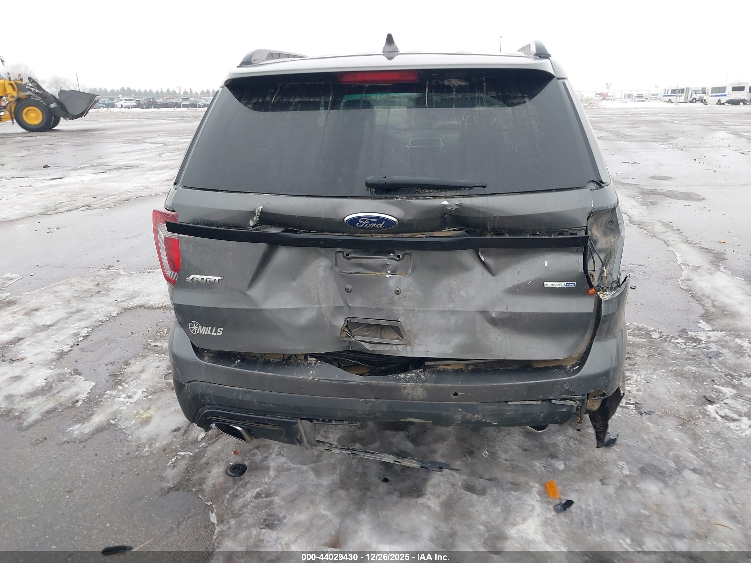 FORD EXPLORER image 6
