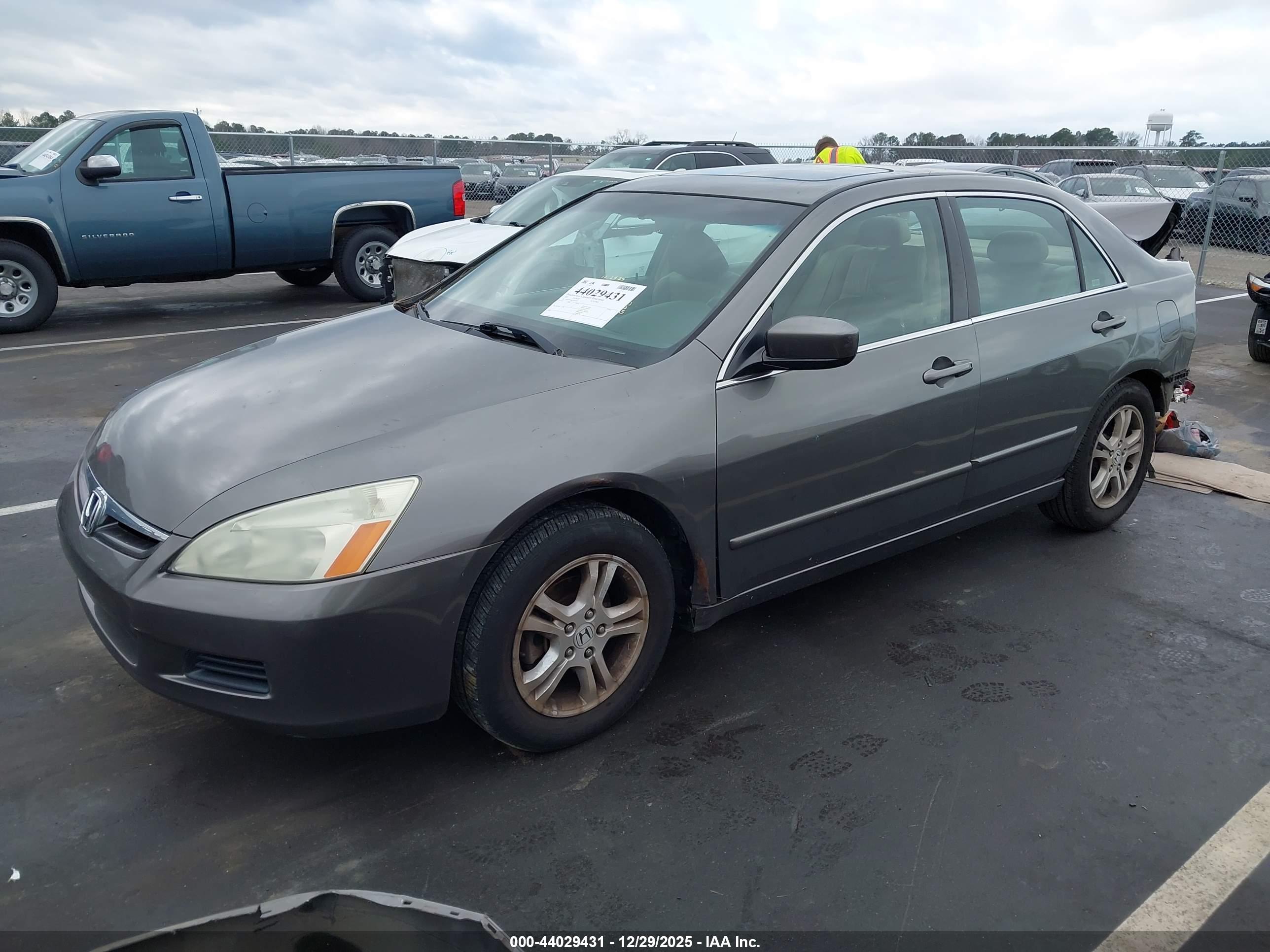 HONDA ACCORD image 2