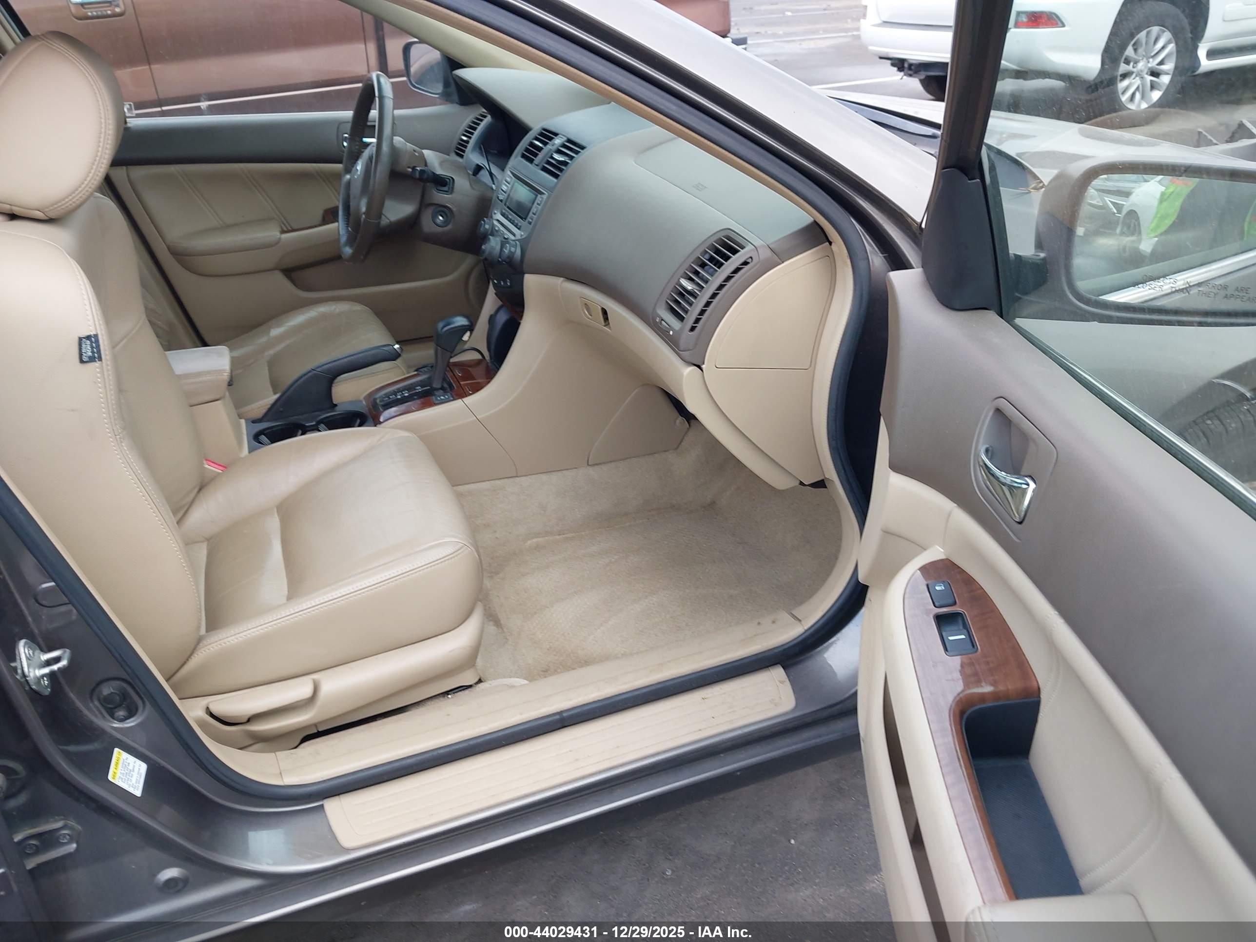 HONDA ACCORD image 5