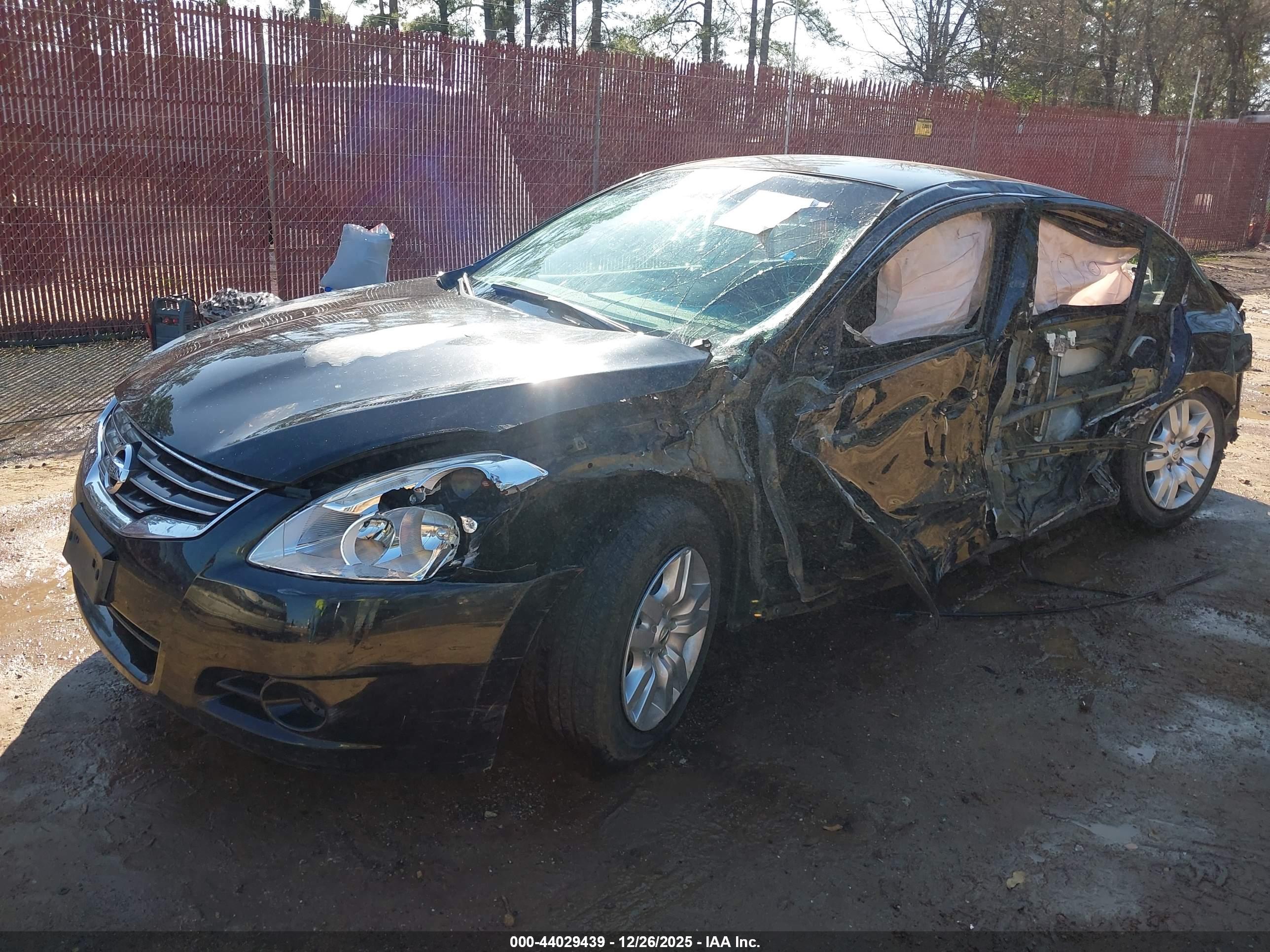 NISSAN ALTIMA image 2