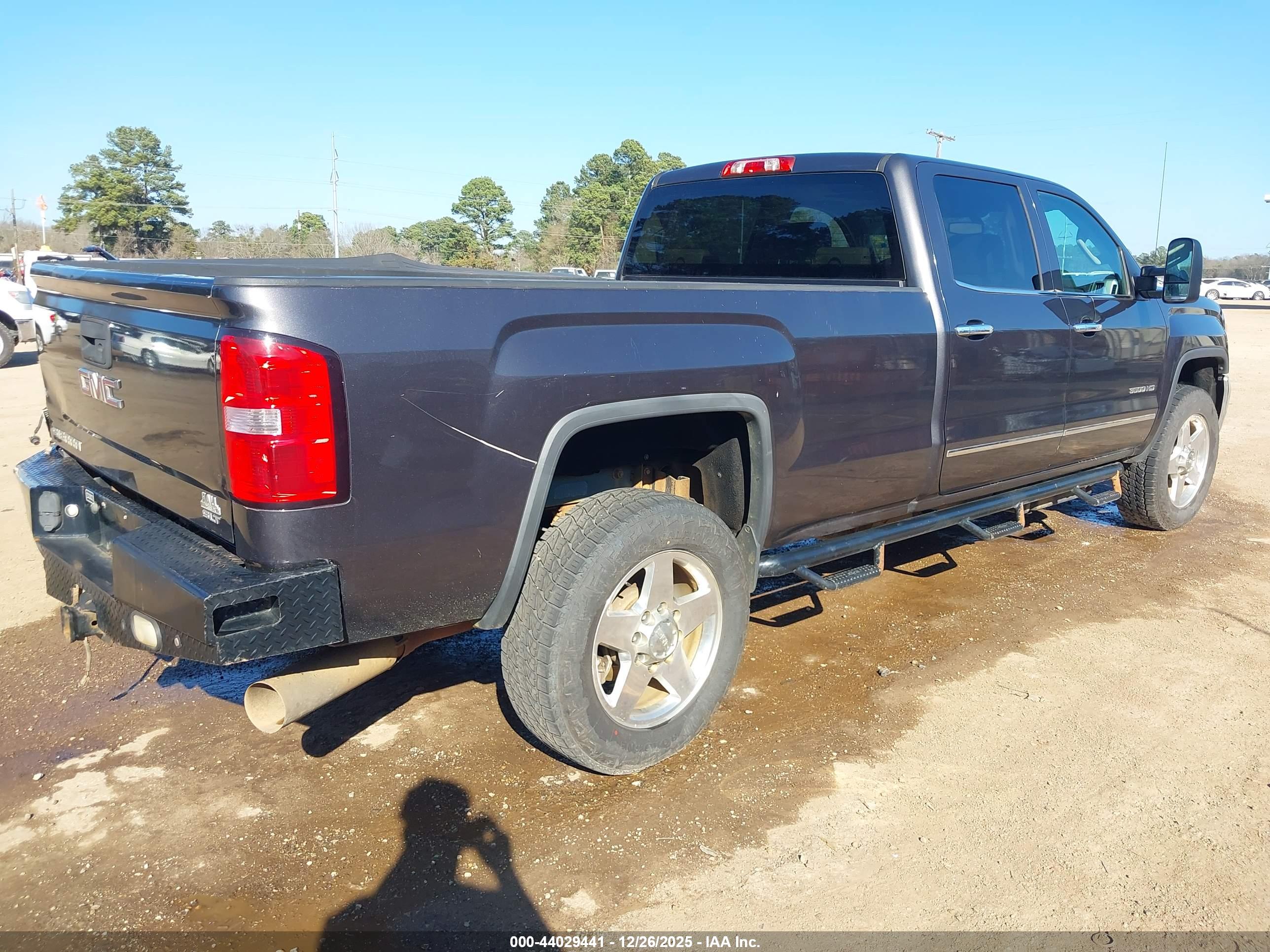 GMC SIERRA image 4