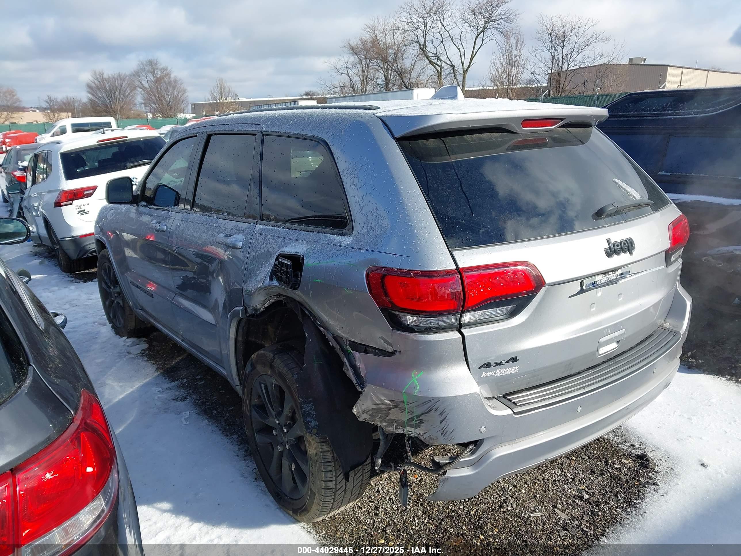 JEEP GRAND image 3