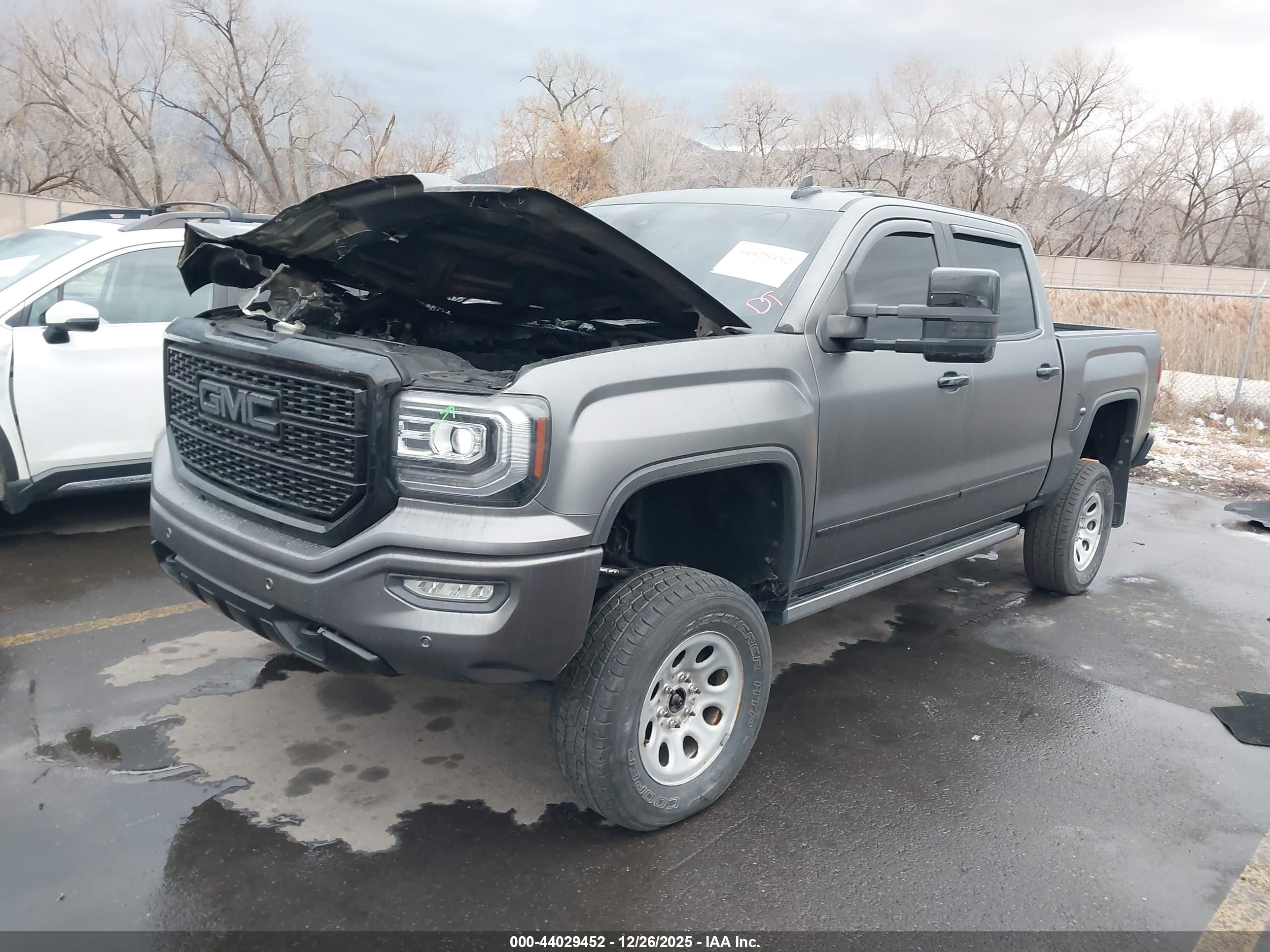 GMC SIERRA image 2