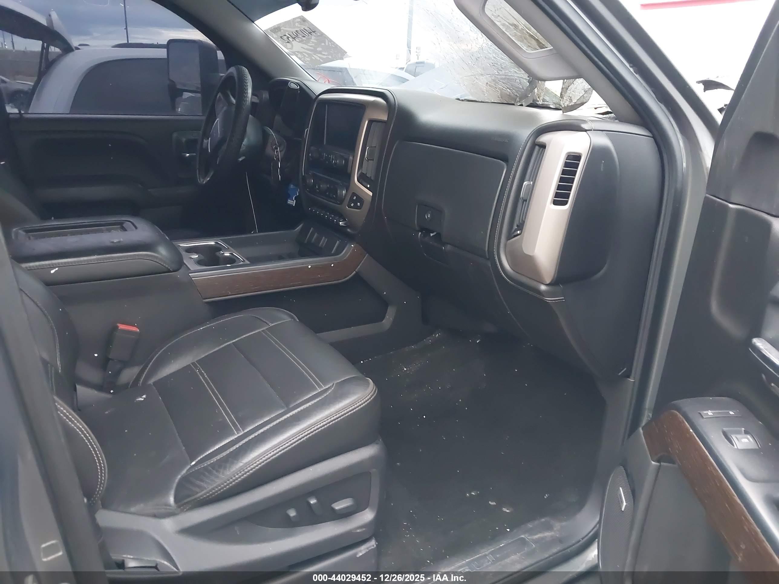 GMC SIERRA image 5