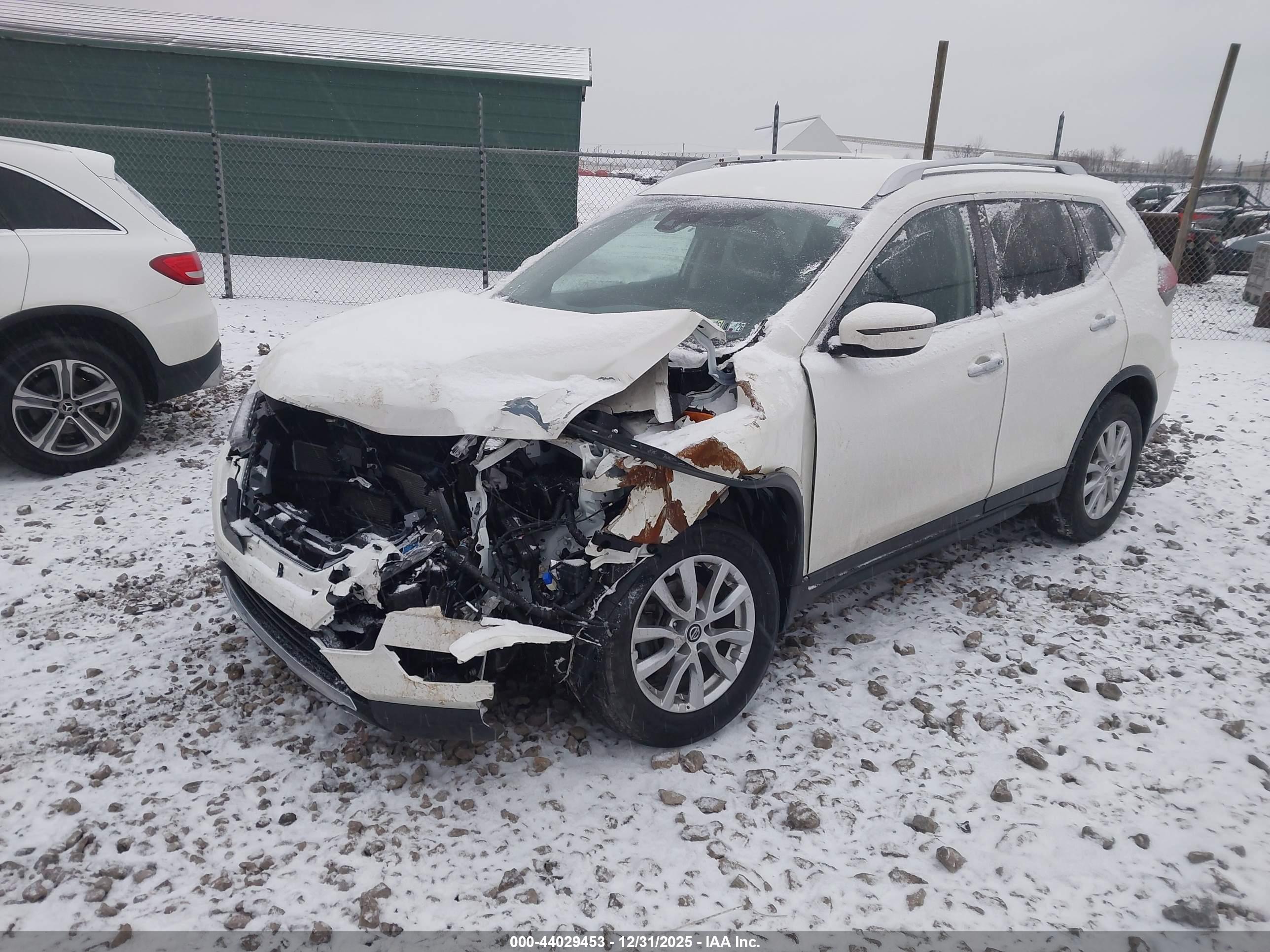 NISSAN ROGUE image 2