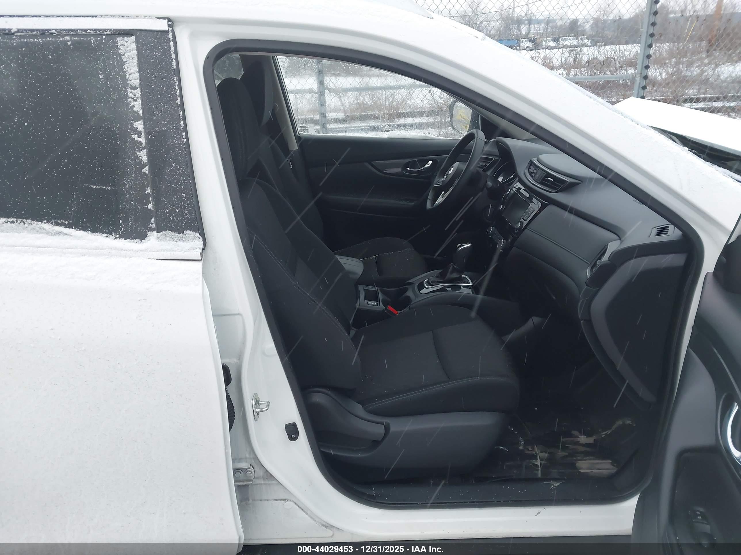 NISSAN ROGUE image 5